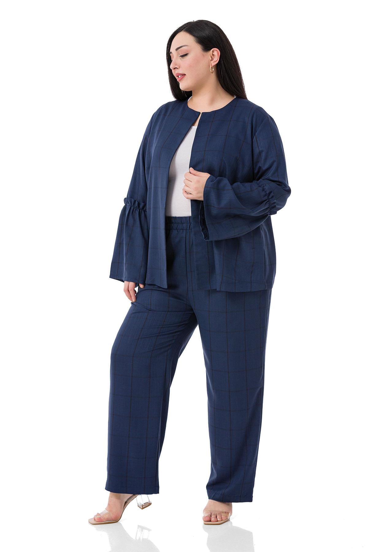 Jacket&Pants SetsDISENTIS MODEST GENC BUYUK BEDEN CEKET PANTOLON TAKIMDISENTIS MODESTBüyük Beden Ekoseli Ceket Pantolon Lacivert  İkili Takım