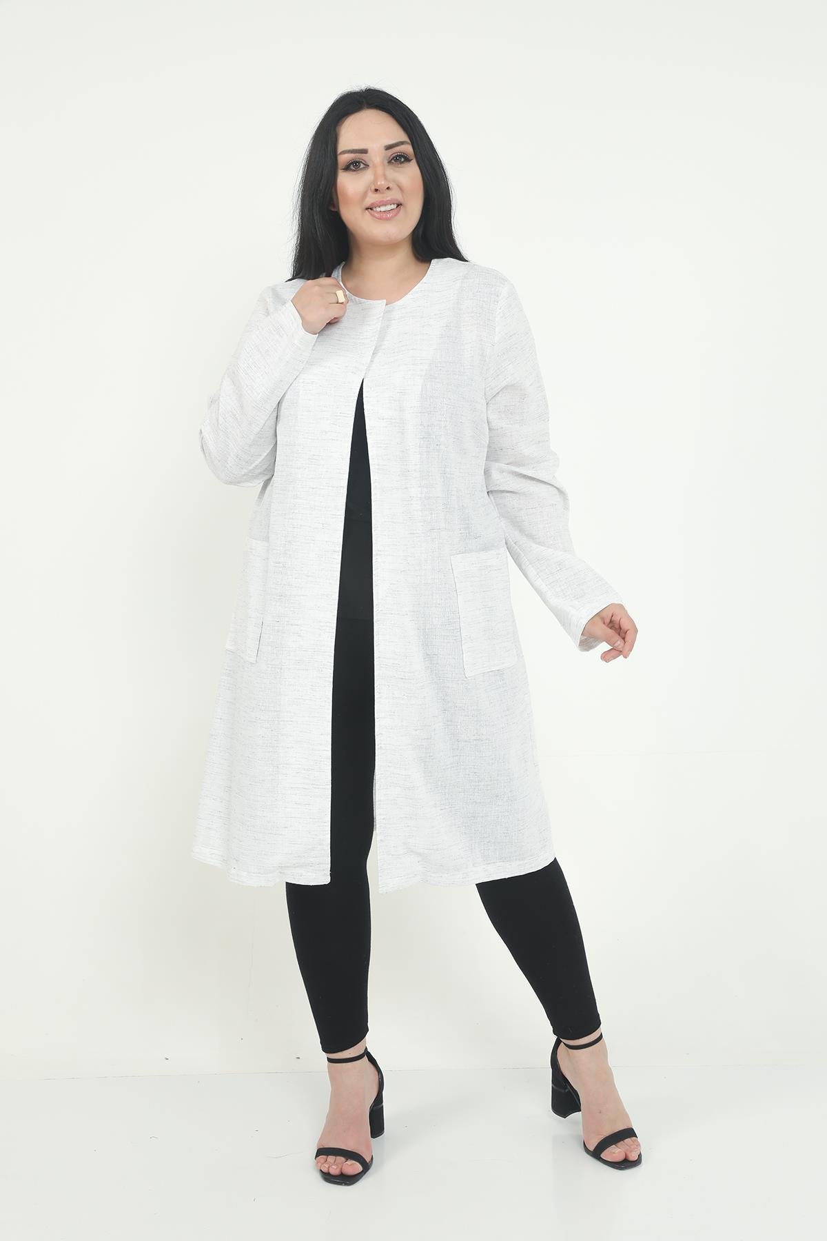 JacketsRound Neck Unlined White Jacket with PocketsdisentisRound Neck Unlined White Jacket with Pockets