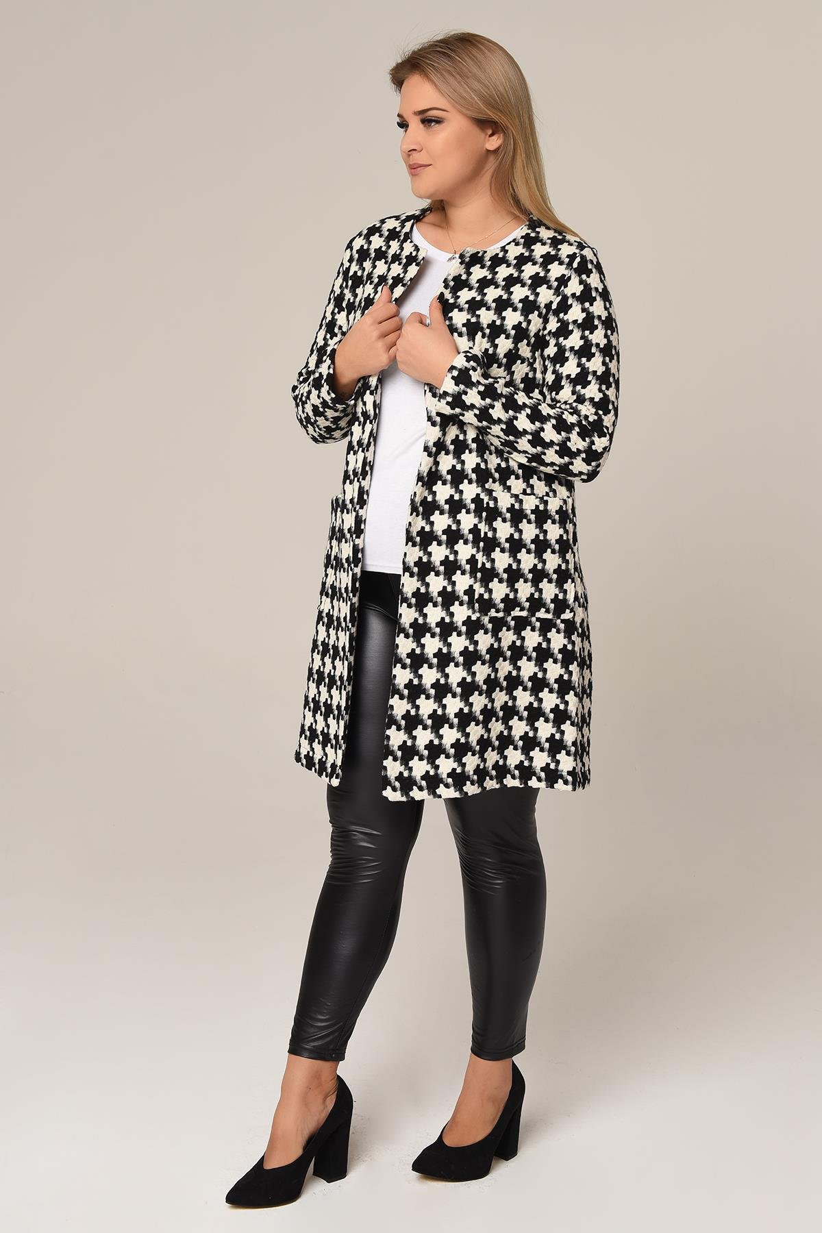 JacketsRound Neck Houndstooth Patterned Woven Black and White Jacket with Front PocketsdisentisRound Neck Houndstooth Patterned Woven Black and White Jacket with Front Pockets