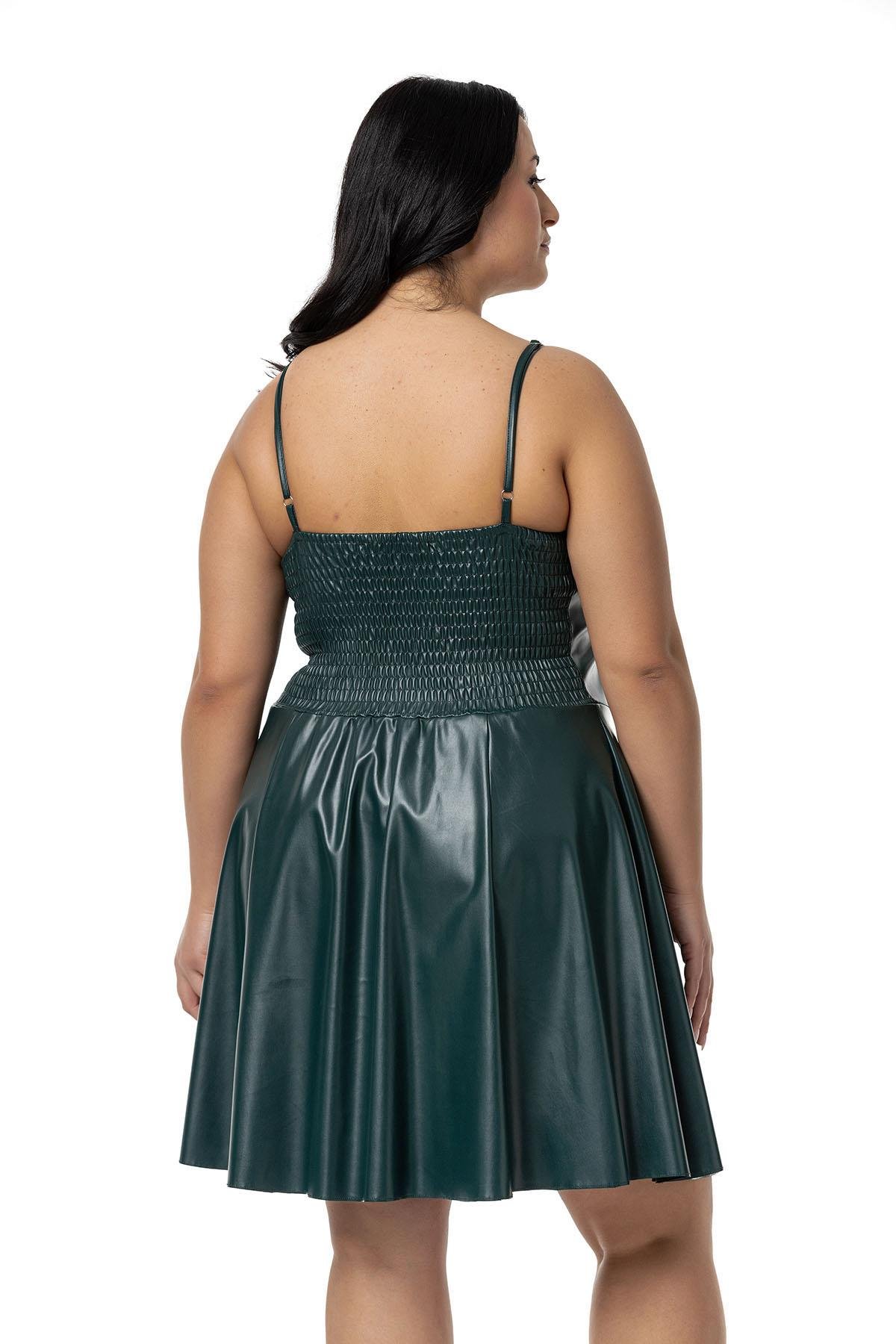 ELBİSEDisentis Modest Büyük Beden Ayarlanabilir İnce Askılı Sırtı Lastikli Deri Mini Haki ElbiseDISENTIS MODESTBüyük Beden Ayarlanabilir İnce Askılı Sırtı Lastikli Deri Mini Haki Elbise