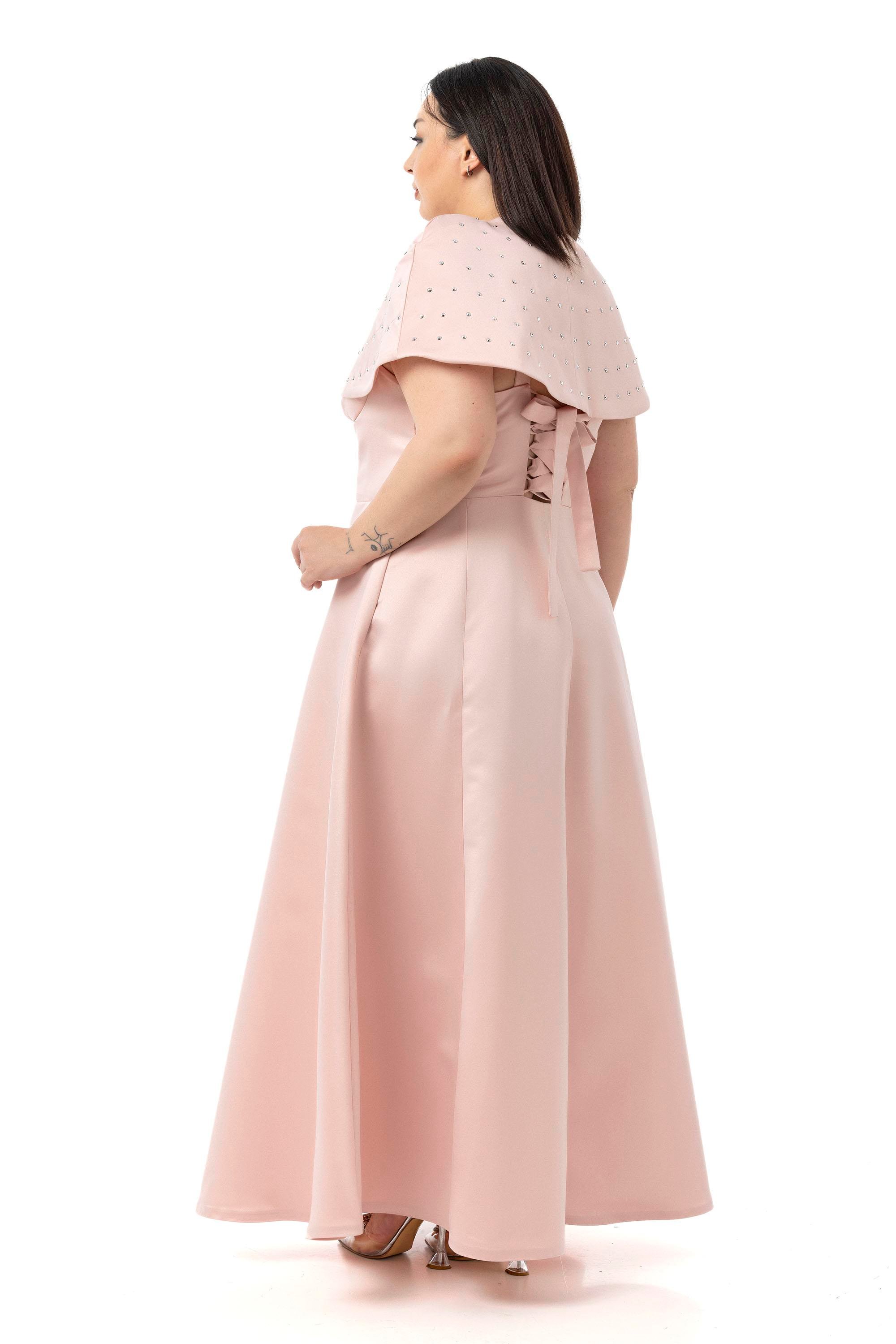 ELBİSEDisentis Modest Büyük Beden Sırt Dekolteli Kısa Pelerinli Abiye Pudra ElbiseDISENTIS MODESTBüyük Beden Sırt Dekolteli Kısa Pelerinli Abiye Pudra Elbise