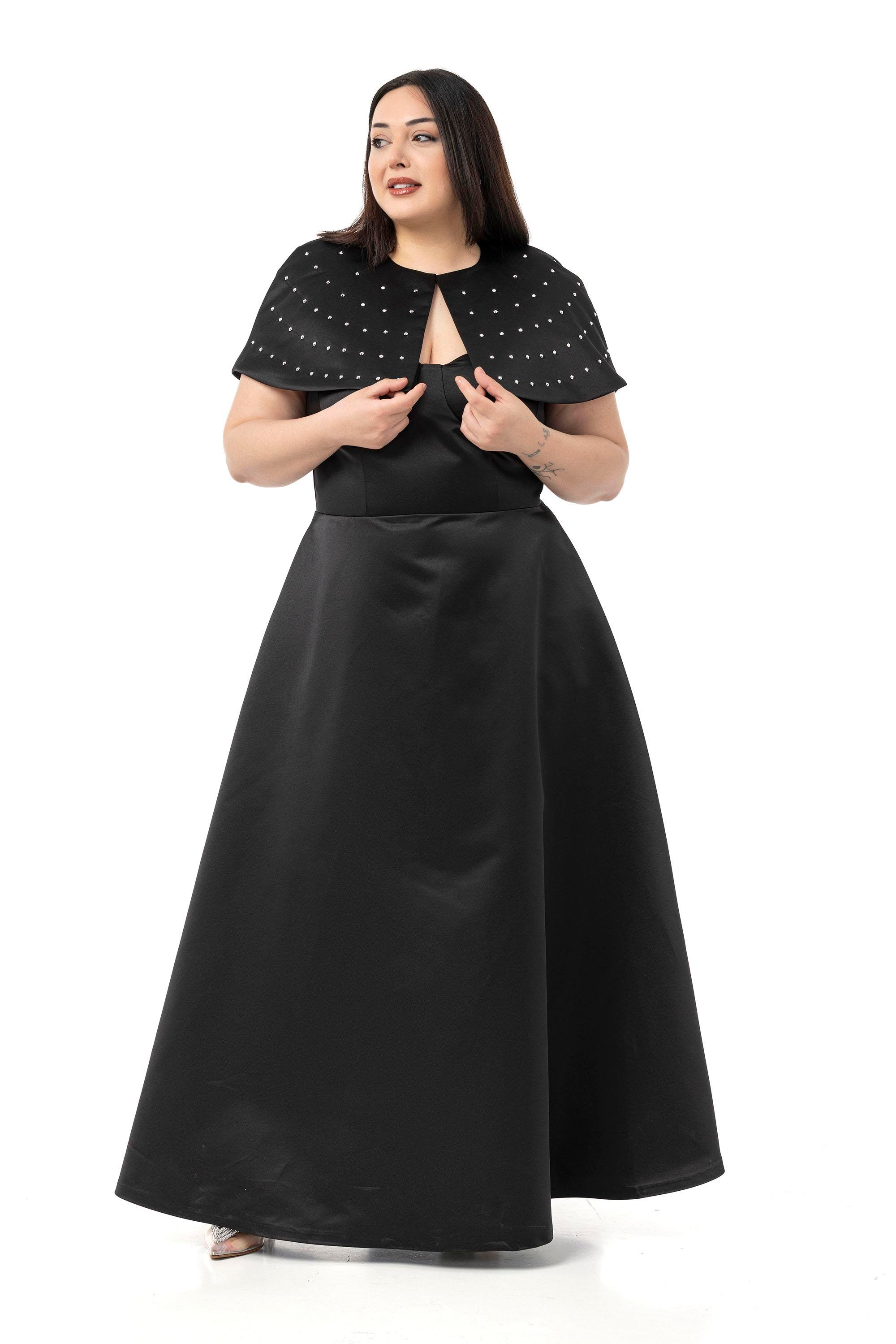 ELBİSEDisentis Modest Büyük Beden Sırt Dekolteli Kısa Pelerinli Abiye Siyah ElbiseDISENTIS MODESTBüyük Beden Sırt Dekolteli Kısa Pelerinli Abiye Siyah Elbise