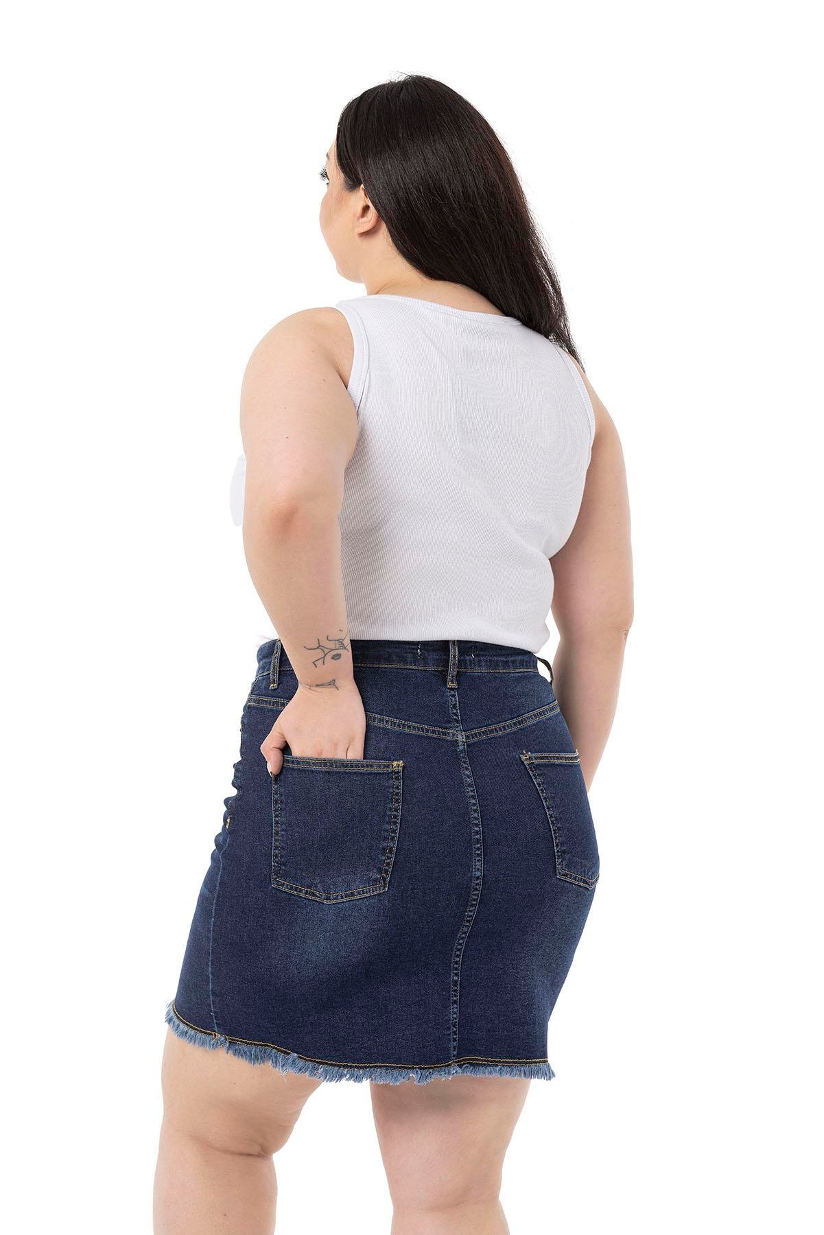 EtekDisentis Modest Eteği Püsküllü Düğme Detaylı Lacivert Denim Mini EtekDISENTIS MODESTBüyük Beden Eteği Püsküllü Düğme Detaylı Lacivert Denim Mini Etek