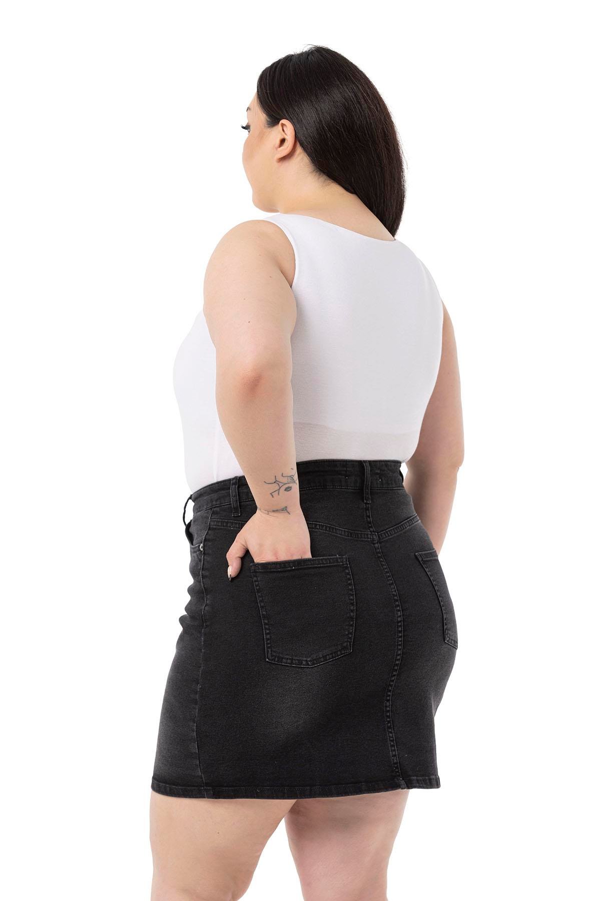 EtekDisentis Modest Taşlama Detaylı Beş Cepli Siyah Mini Denim EtekDISENTIS MODESTBüyük Beden Taşlama Detaylı Beş Cepli Siyah Mini Denim Etek