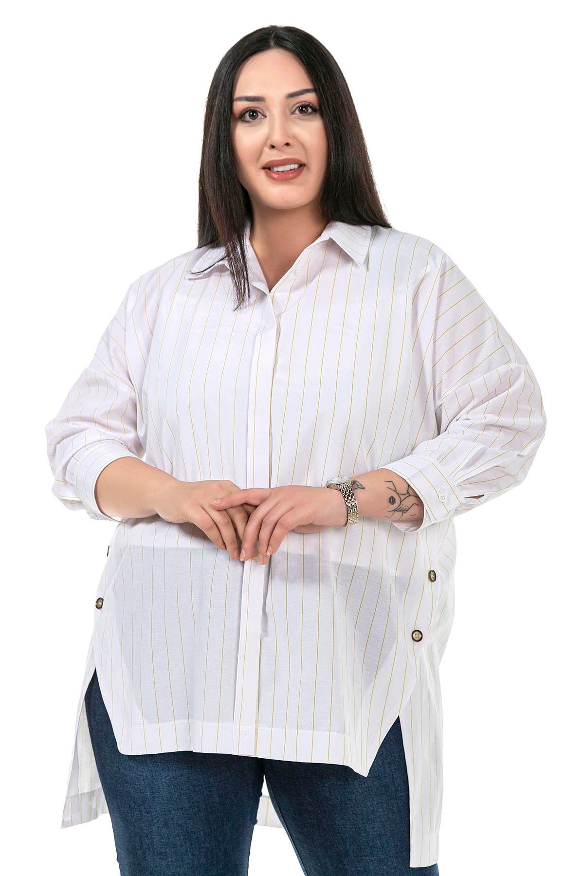 GömlekDisentis Modest Asimetrik Kesim Düğme Detaylı Çizgi Desen Poplin Beyaz Gömlek DISENTIS MODESTBüyük Beden Asimetrik Kesim Düğme Detaylı Çizgi Desen Poplin Beyaz Gömlek 