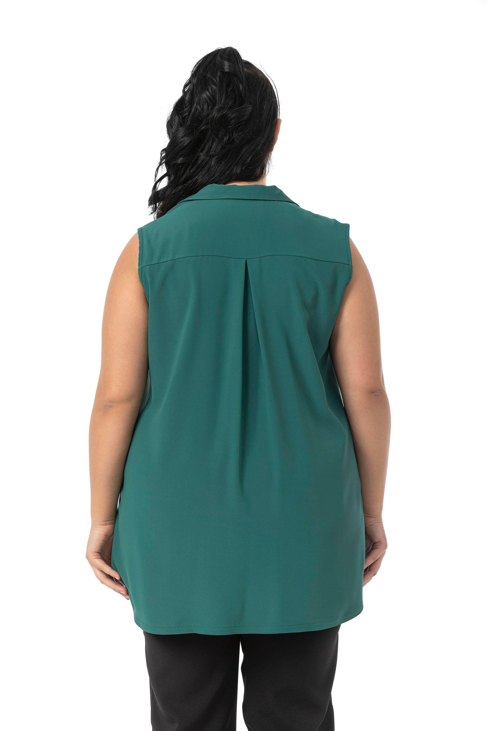 ShirtsDisentis Modest Büyük Beden Sırtta Plikaşe Detaylı Kolsuz Zümrüt Yeşili GömlekDISENTIS MODESTBüyük Beden Sırtta Plikaşe Detaylı Kolsuz Zümrüt Yeşili Gömlek