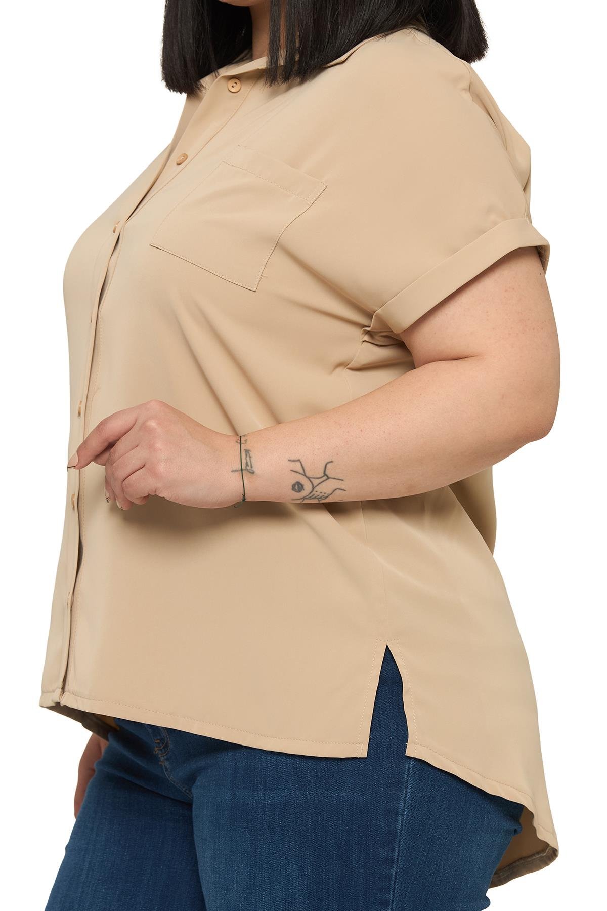 GömlekDisentis Modest Büyük Beden Tek Cepli Kısa Duble Kollu Bej Rengi GömlekDISENTIS MODESTBüyük Beden Tek Cepli Kısa Duble Kollu Bej Rengi Gömlek