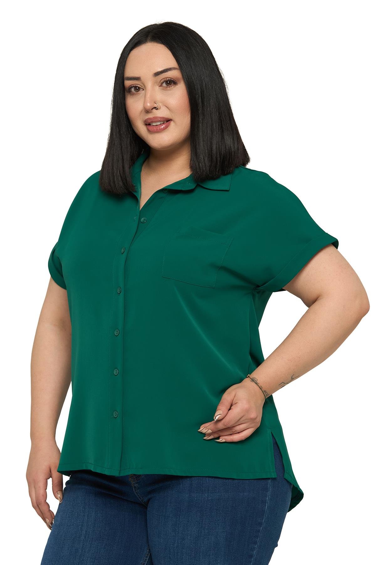 GömlekDisentis Modest Büyük Beden Tek Cepli Kısa Duble Kollu Zümrüt Yeşili GömlekDISENTIS MODESTBüyük Beden Tek Cepli Kısa Duble Kollu Zümrüt Yeşili Gömlek