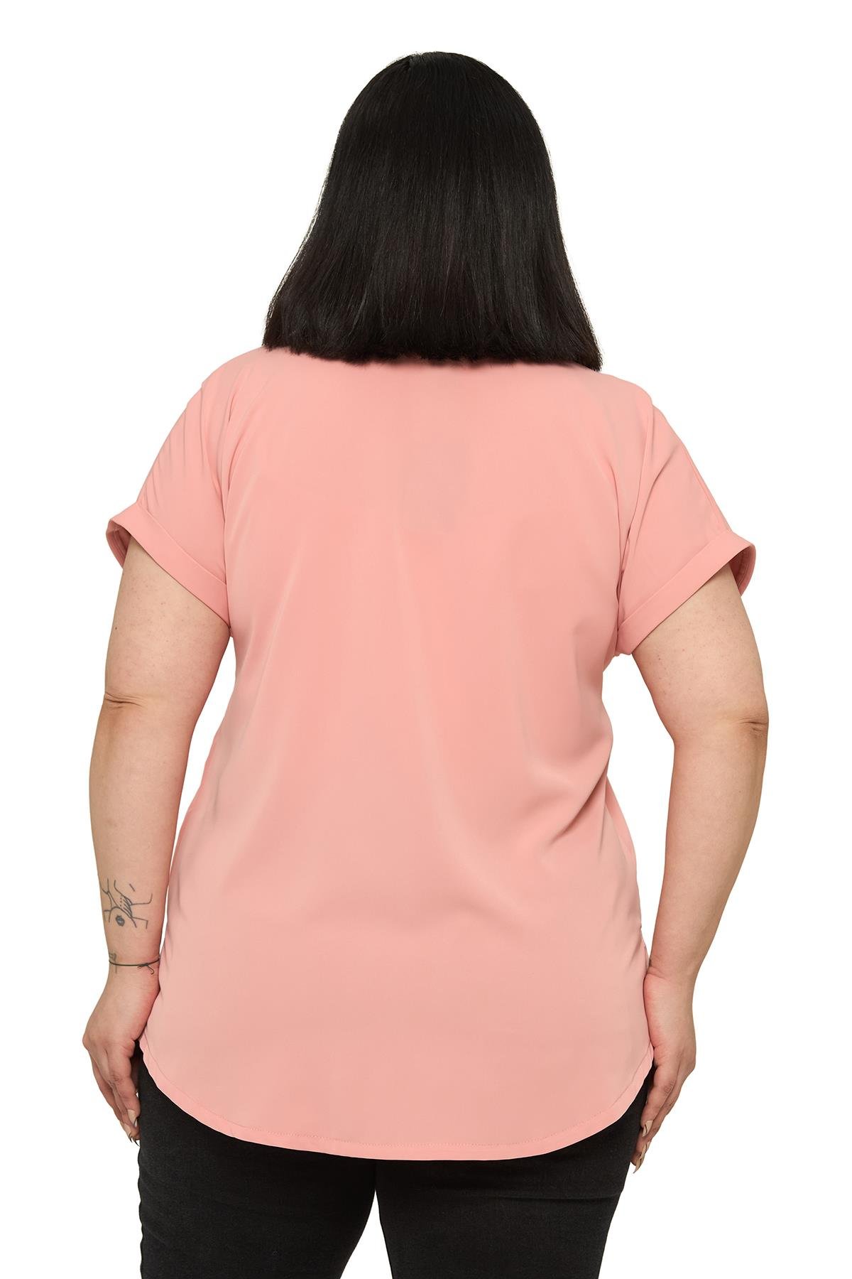 GömlekDisentis Modest Büyük Beden Tek Cepli Kısa Duble Kollu Pudra GömlekDISENTIS MODESTBüyük Beden Tek Cepli Kısa Duble Kollu Pudra Gömlek