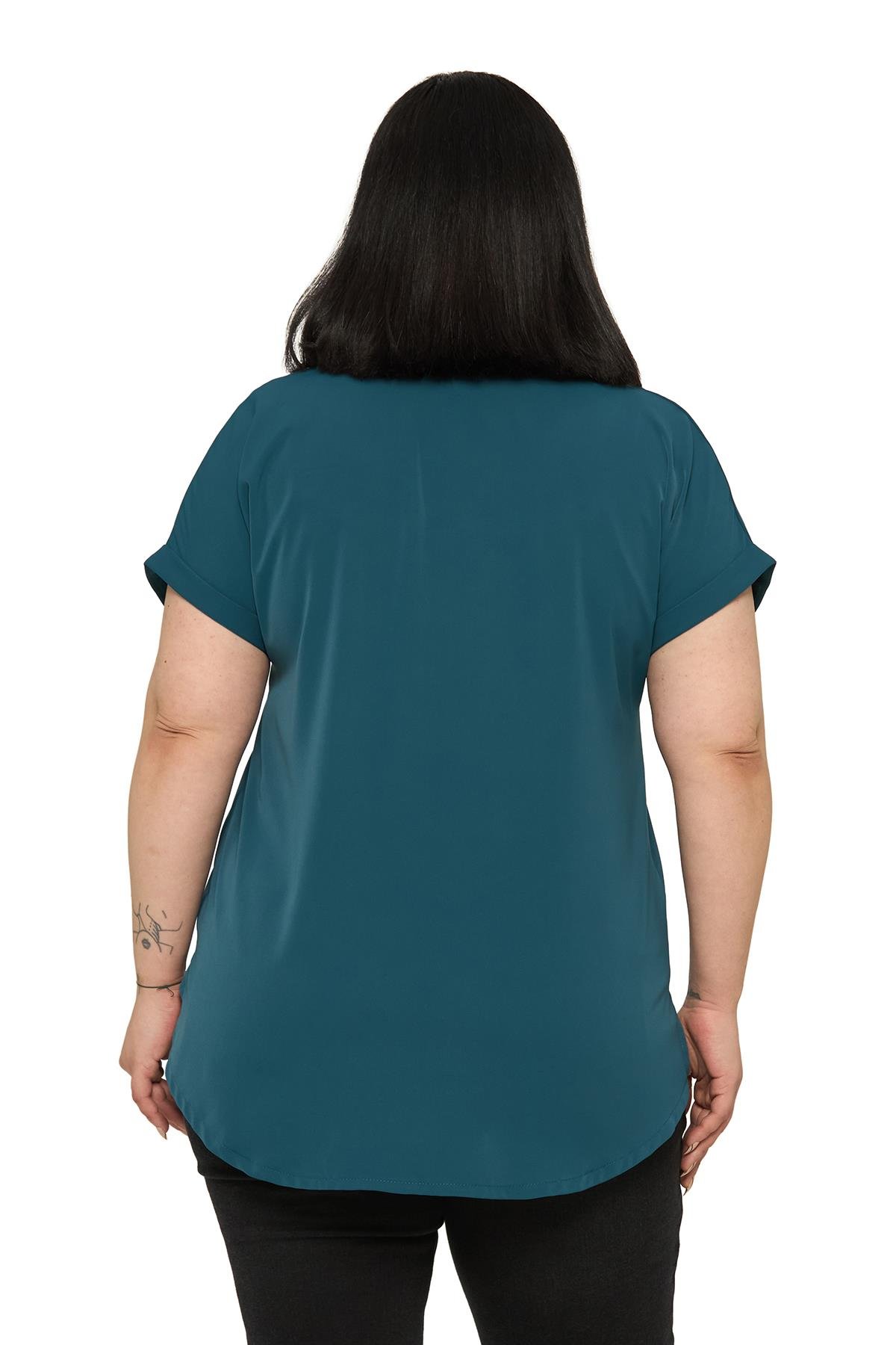 GömlekDisentis Modest Büyük Beden Tek Cepli Kısa Duble Kollu Petrol Yeşili GömlekDISENTIS MODESTBüyük Beden Tek Cepli Kısa Duble Kollu Petrol Yeşili Gömlek