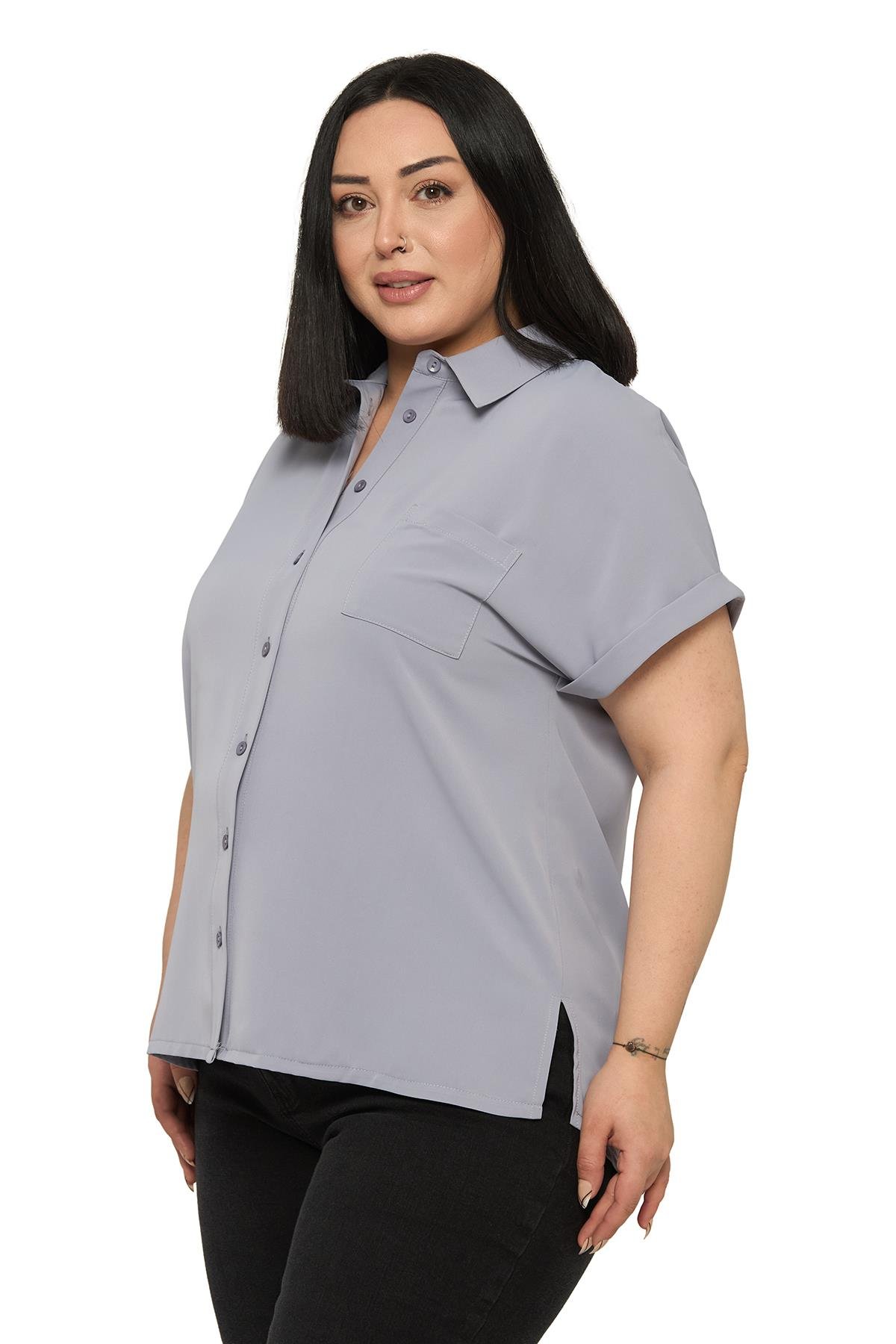 GömlekDisentis Modest Büyük Beden Tek Cepli Kısa Duble Kollu Açık Gri GömlekDISENTIS MODESTBüyük Beden Tek Cepli Kısa Duble Kollu Açık Gri Gömlek