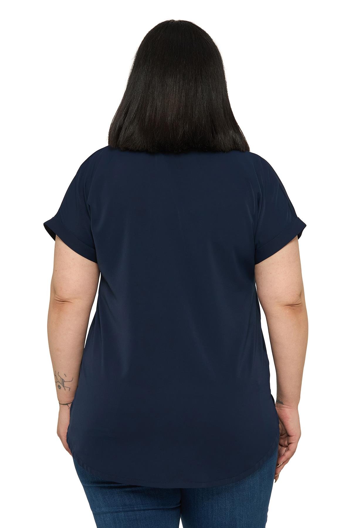 GömlekDisentis Modest Büyük Beden Tek Cepli Kısa Duble Kollu Lacivert GömlekDISENTIS MODESTBüyük Beden Tek Cepli Kısa Duble Kollu Lacivert Gömlek