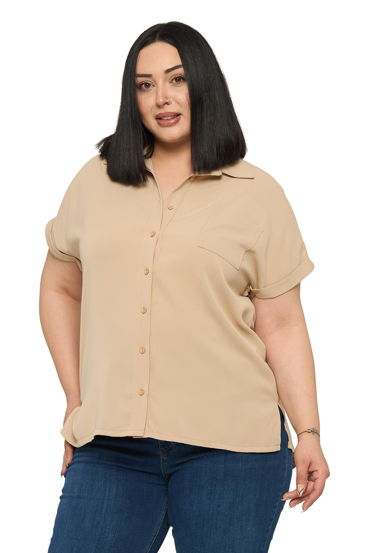GömlekDisentis Modest Büyük Beden Tek Cepli Kısa Duble Kollu Bej Rengi GömlekDISENTIS MODESTBüyük Beden Tek Cepli Kısa Duble Kollu Bej Rengi Gömlek