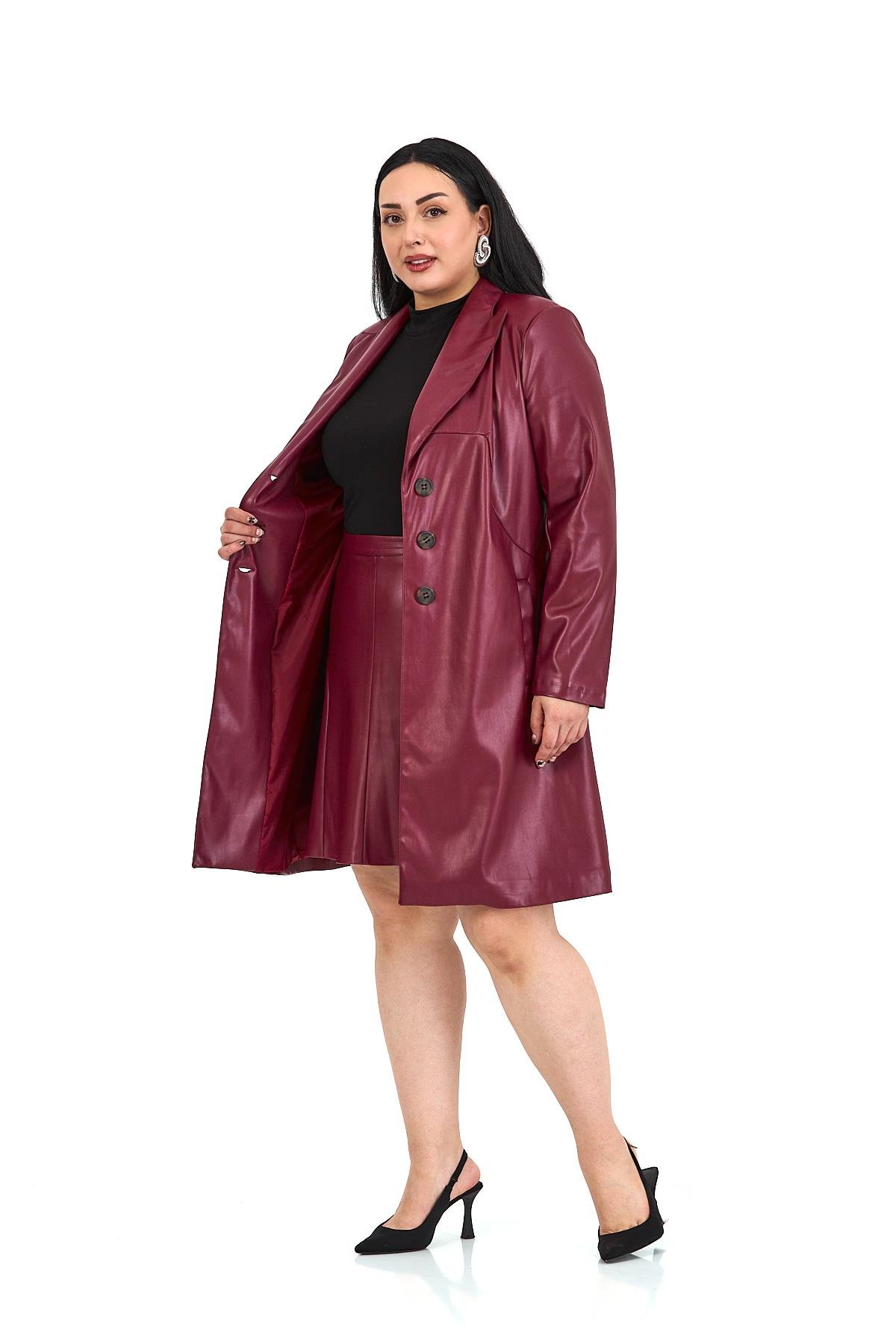 KabanDisentis Modest Büyük Beden Cepli Düğme Kapamalı Astarlı Suni Deri Bordo KabanDISENTIS MODESTBüyük Beden Cepli Düğme Kapamalı Astarlı Suni Deri Bordo Kaban