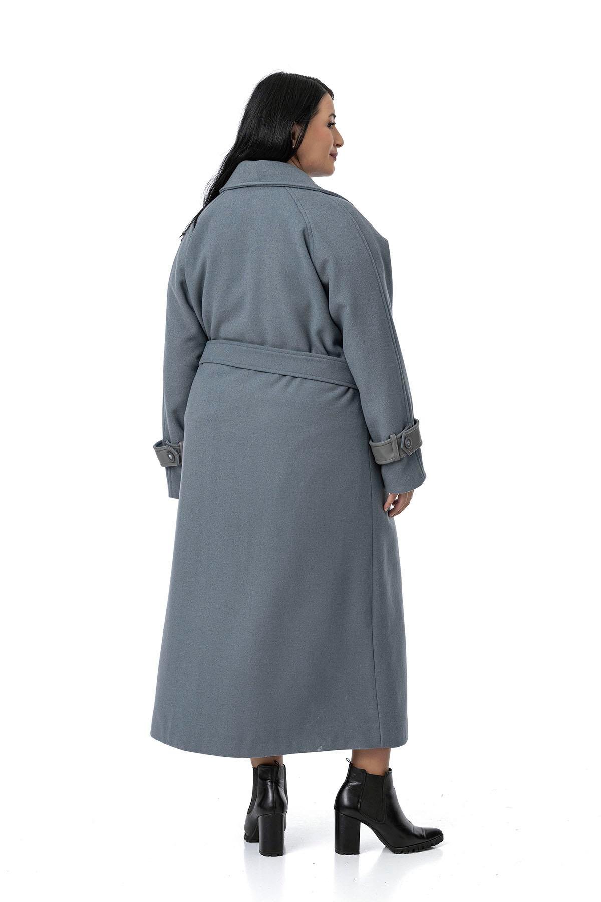 CoatsDisentis Modest Büyük Beden Deri Biye Detaylı Fleto Cepli Kuşaklı Astarlı Kaşe Uzun Mavi KabanDISENTIS MODESTBüyük Beden Deri Biye Detaylı Fleto Cepli Kuşaklı Astarlı Kaşe Uzun Mavi Kaban