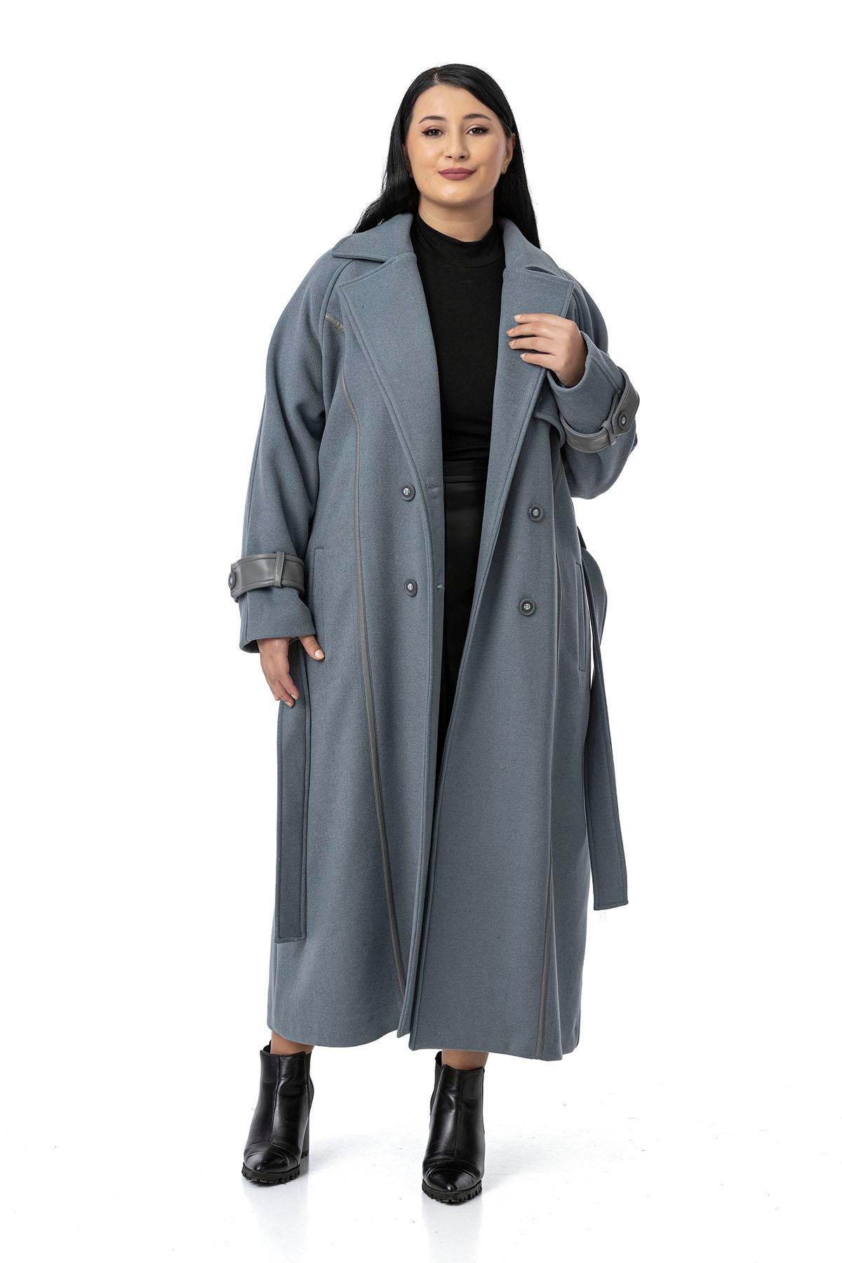 CoatsDisentis Modest Büyük Beden Deri Biye Detaylı Fleto Cepli Kuşaklı Astarlı Kaşe Uzun Mavi KabanDISENTIS MODESTBüyük Beden Deri Biye Detaylı Fleto Cepli Kuşaklı Astarlı Kaşe Uzun Mavi Kaban