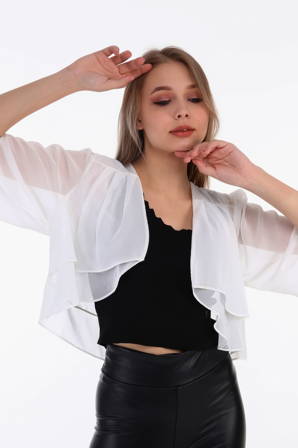 Kısa Kollu Önü Çift Kat Robalı ve Pileli Şifon Beyaz Kadın Bolero