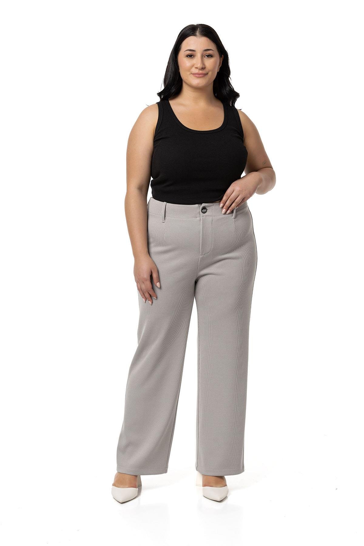PantolonDisentis Modest Büyük Beden Beli Arkadan Lastikli Boru Paça Klasik Gri PantolonDISENTIS MODESTBüyük Beden Beli Arkadan Lastikli Boru Paça Klasik Gri Pantolon