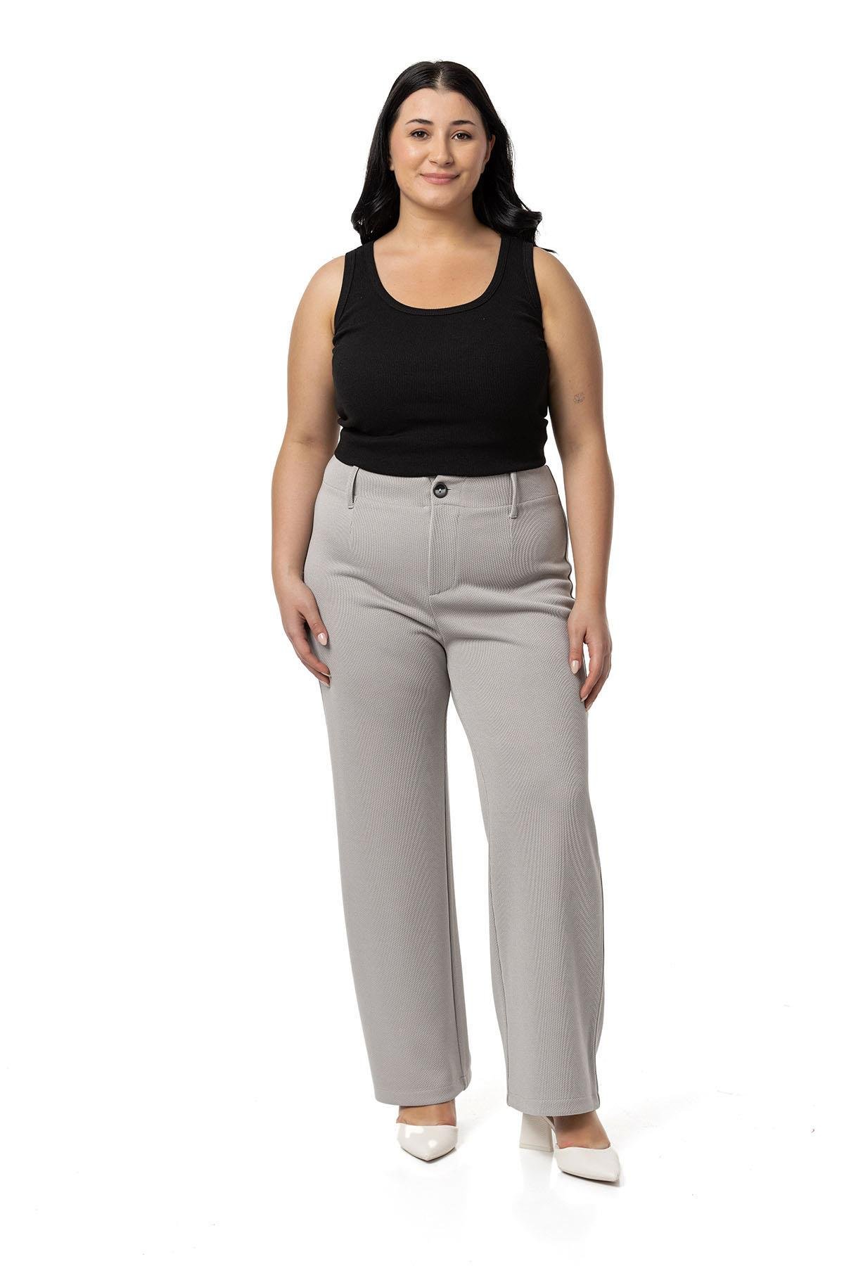 PantolonDisentis Modest Büyük Beden Beli Arkadan Lastikli Boru Paça Klasik Gri PantolonDISENTIS MODESTBüyük Beden Beli Arkadan Lastikli Boru Paça Klasik Gri Pantolon