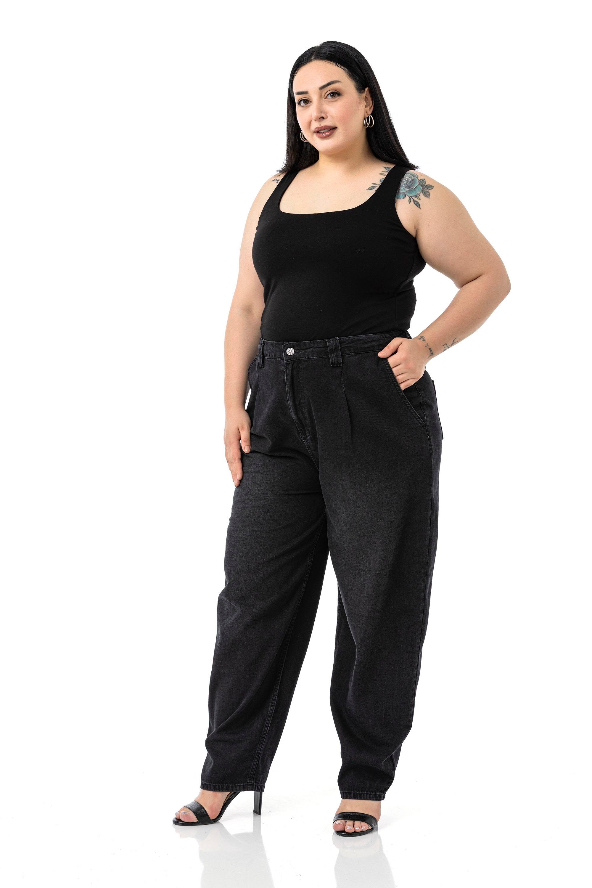 PantsDisentis Modest Büyük Beden Önü Pileli Yarım Balon Kesim Beli Arkadan Lastikli Cepli Denim Siyah PantolonDISENTIS MODESTBüyük Beden Önü Pileli Yarım Balon Kesim Beli Arkadan Lastikli Cepli Denim Siyah Pantolon