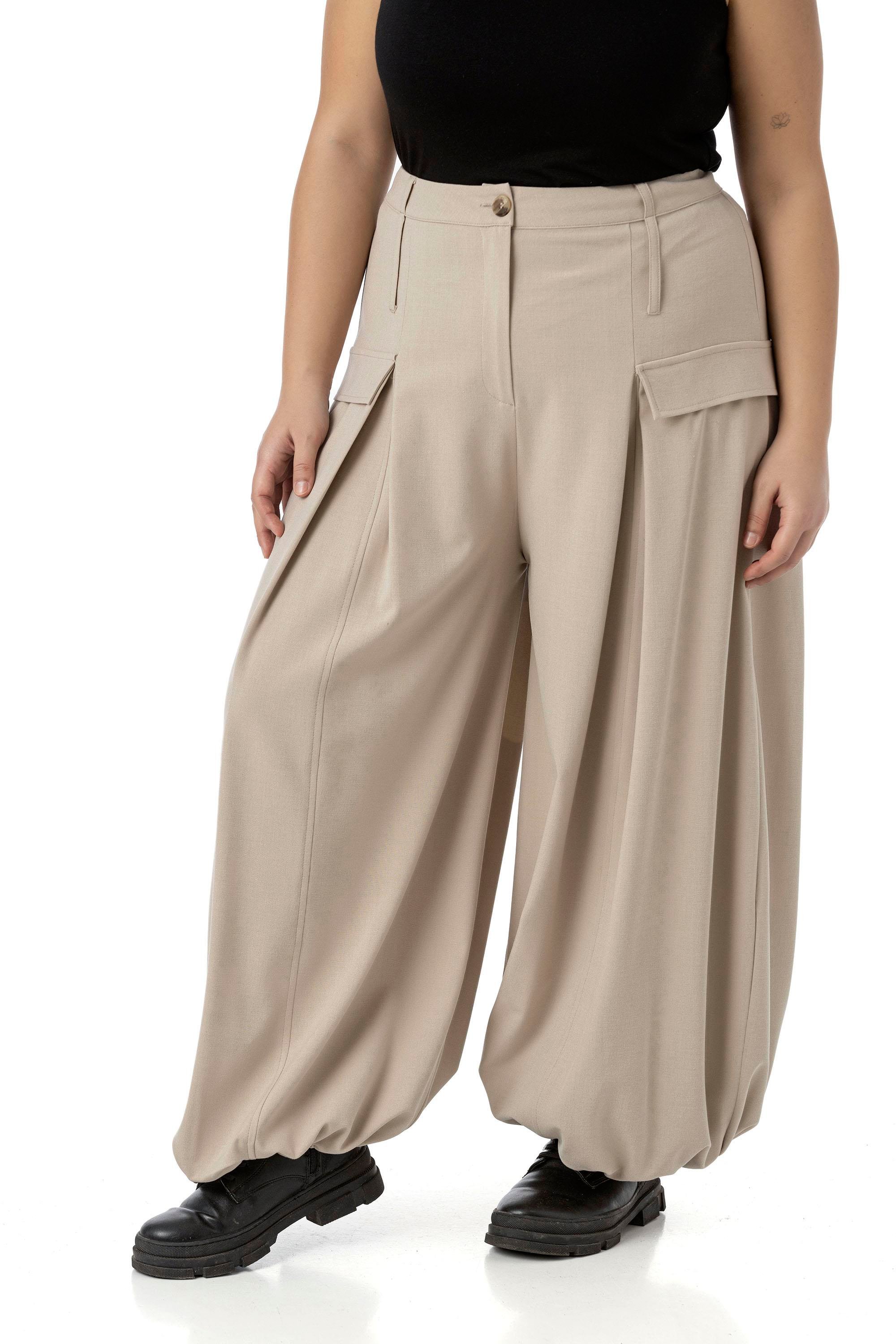 PantolonDisentis Modest Büyük Beden  Şalvar Kesim Beli Arkadan ve Paçası Lastikli Derin Plikaşe Detaylı Bej Rengi PantolonDISENTIS MODESTBüyük Beden Şalvar Kesim Beli Arkadan ve Paçası Lastikli Derin Plikaşe Detaylı Bej Rengi Pantolon