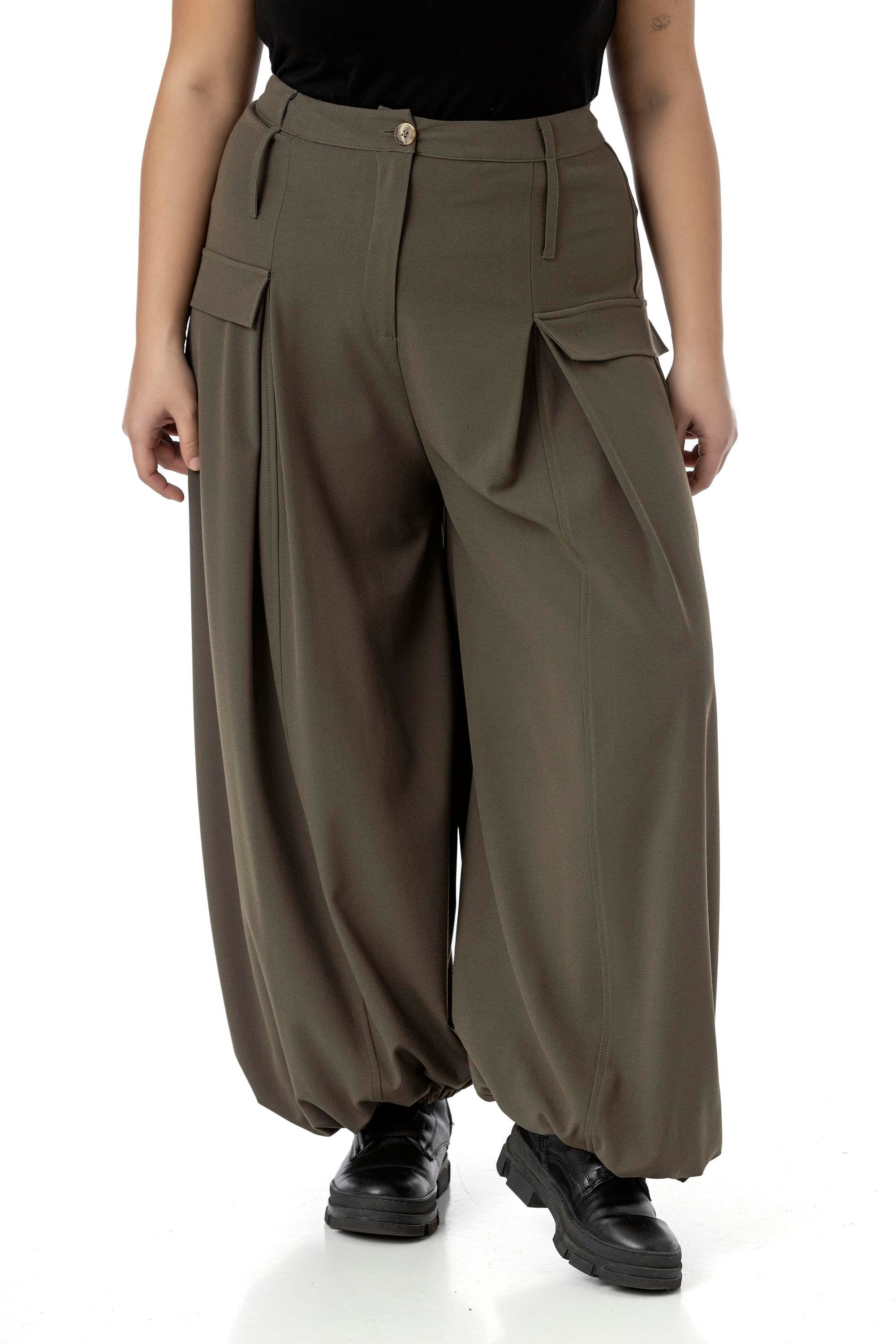 PantolonDisentis Modest Büyük Beden Şalvar Kesim Beli Arkadan ve Paçası Lastikli Derin Plikaşe Detaylı Haki PantolonDISENTIS MODESTBüyük Beden Şalvar Kesim Beli Arkadan ve Paçası Lastikli Derin Plikaşe Detaylı Haki Pantolon