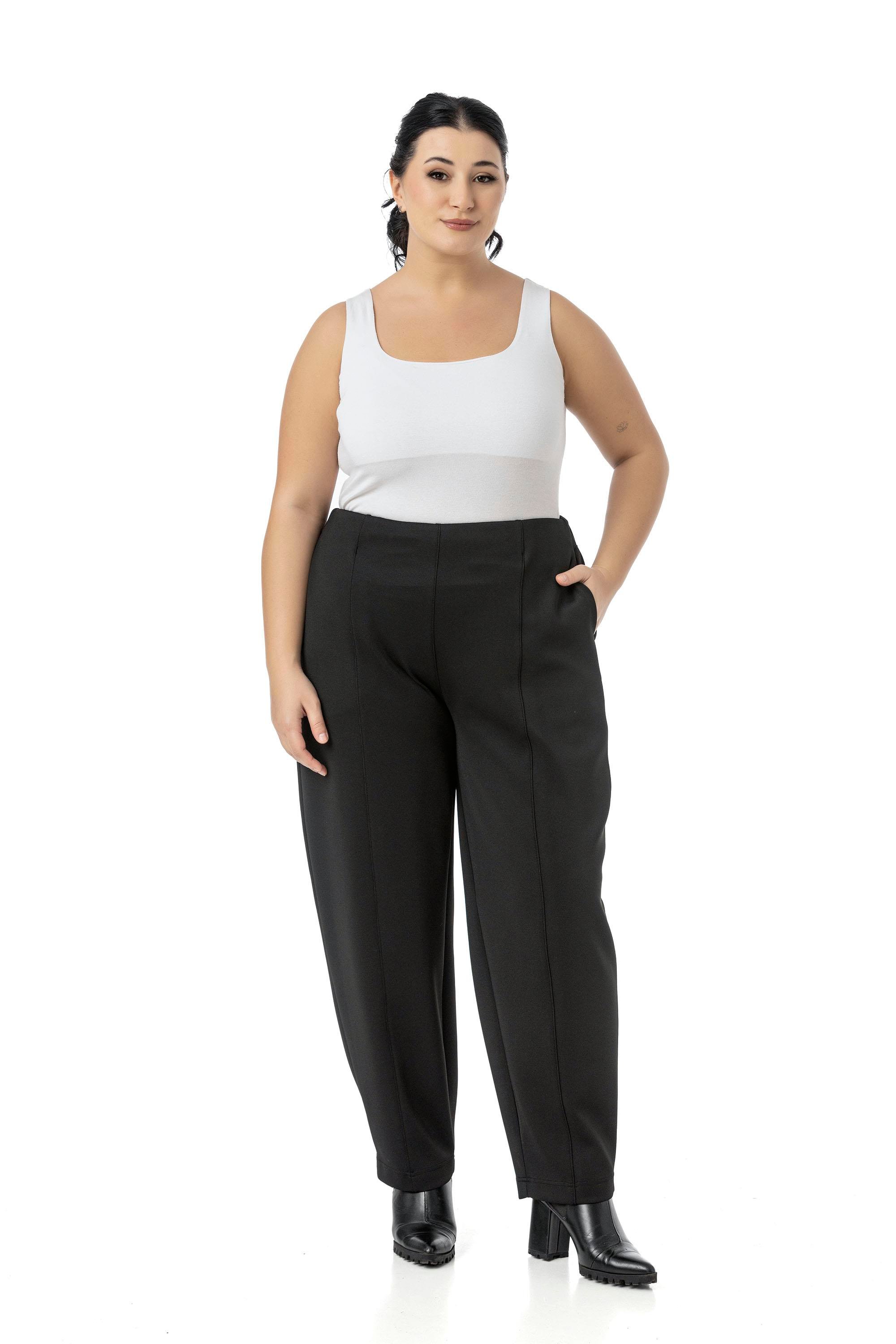 PantolonDisentis Modest Büyük Beden Yarım Şalvar Beli Arkadan Lastikli Cepli Siyah PantolonDISENTIS MODESTBüyük Beden Yarım Şalvar Beli Arkadan Lastikli Cepli Siyah Pantolon