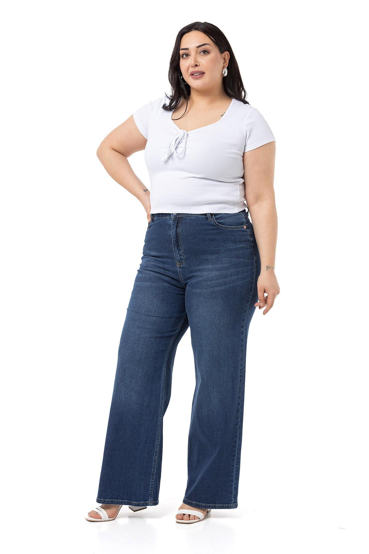 PantolonDisentis Modest Büyük Beden Yüksek Bel Geniş Paça Mavi Denim PantolonDISENTIS MODESTBüyük Beden Yüksek Bel Geniş Paça Mavi Denim Pantolon