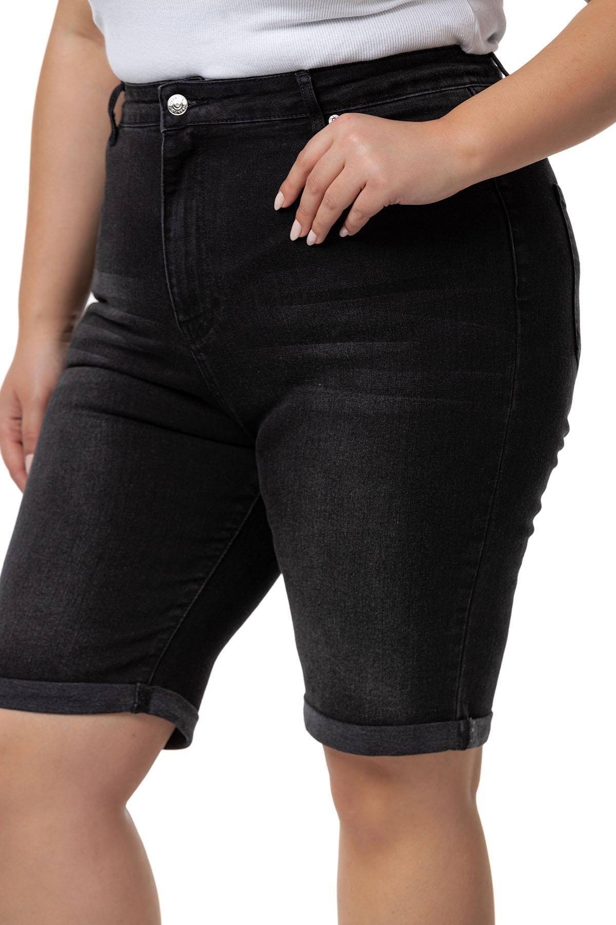 ShortsDisentis Modest Büyük Beden Paçası Katlamalı Beş Cepli Denim Siyah ŞortDISENTIS MODESTBüyük Beden Paçası Katlamalı Beş Cepli Denim Siyah Şort