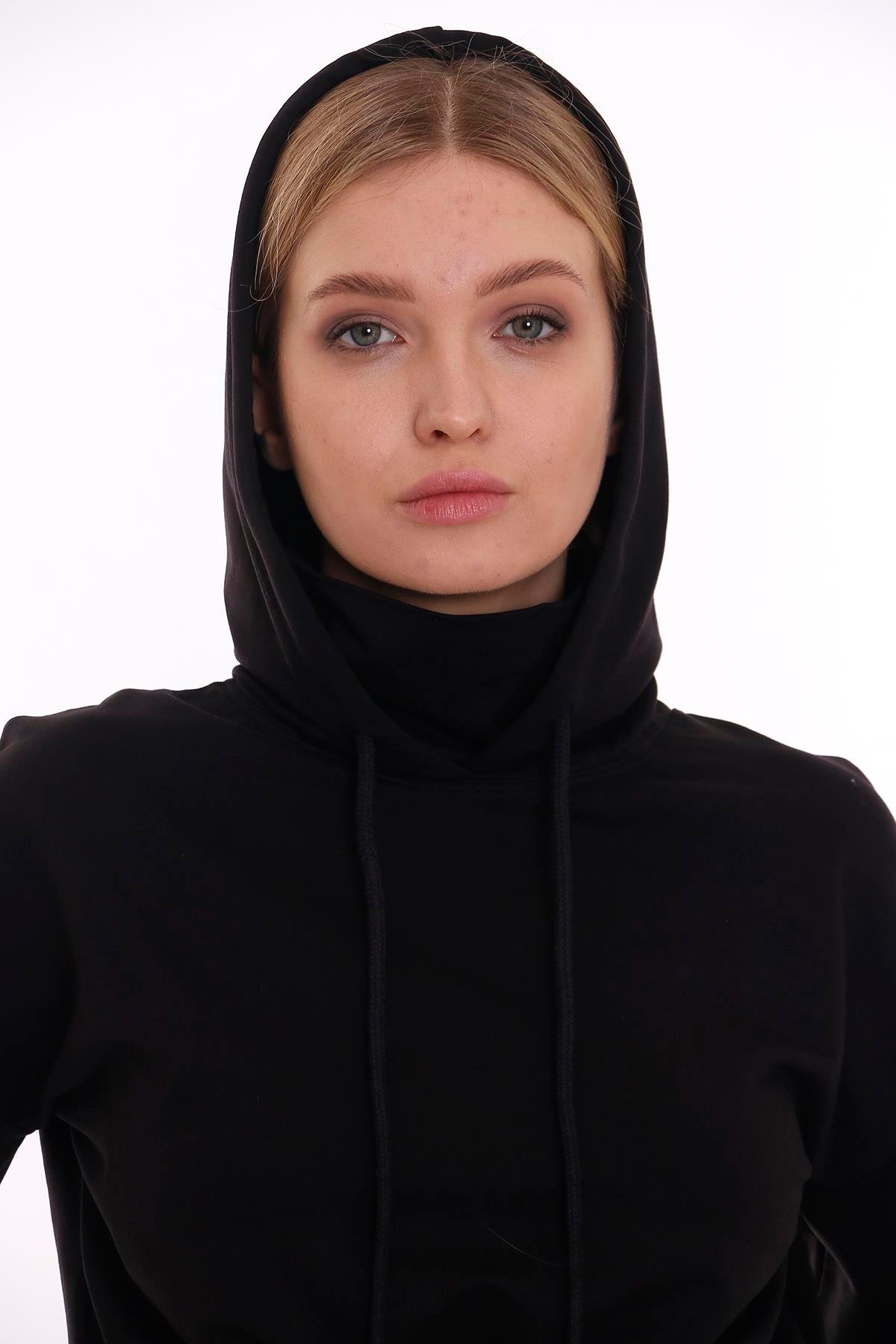 SweatshirtdisentisKapüşonlu Uzun Kollu Balıkçı Yaka Crop Sweatshirt