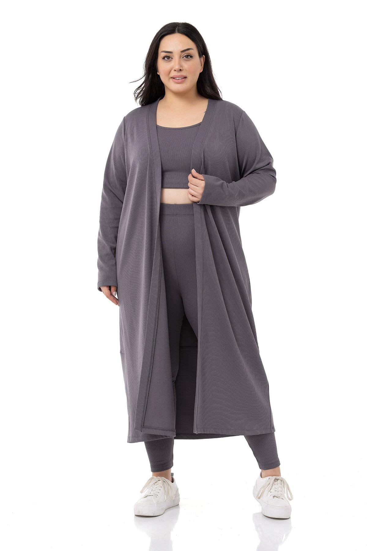 TakımDISENTIS,BIG SIZE,ÜÇLÜ TAKIM, BÜYÜK BEDEN, GENÇ BÜYÜK BEDEN, BÜYÜK BEDEN MODADISENTIS MODESTBüyük Beden Fitilli Crop Body Tayt Hırka Üçlü Koyu Gri Takım
