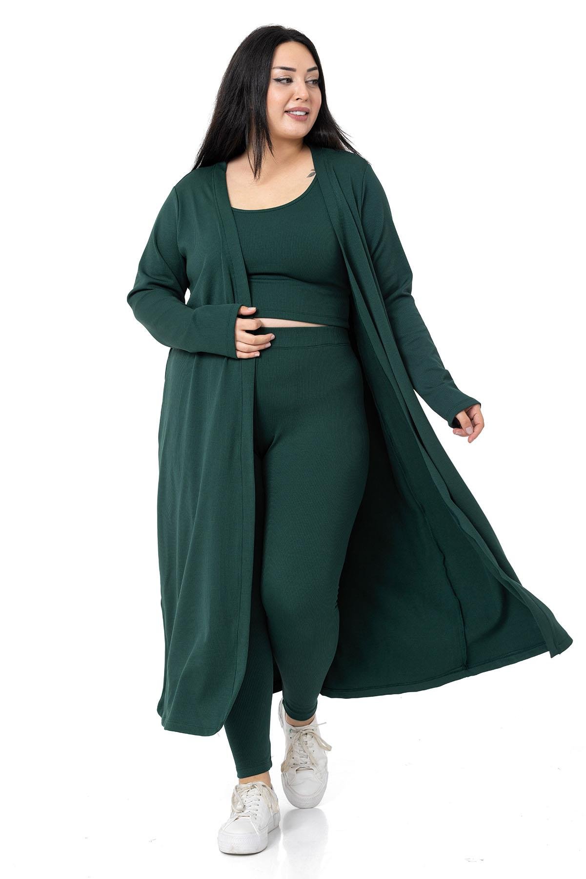 TakımDISENTIS,BIG SIZE,ÜÇLÜ TAKIM, BÜYÜK BEDEN, GENÇ BÜYÜK BEDEN, BÜYÜK BEDEN MODADISENTIS MODESTBüyük Beden Fitilli Crop Body Tayt Hırka Üçlü Zümrüt Takım