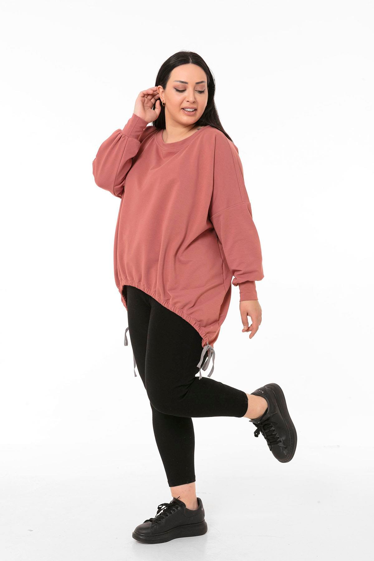 TEK KALANLARDisentis Modest Asimetrik Kesim Bağcık Detaylı Yarım Kollu Pembe SweatshirtDISENTIS MODESTBüyük Beden Asimetrik Kesim Bağcık Detaylı Yarım Kollu Pembe Sweatshirt