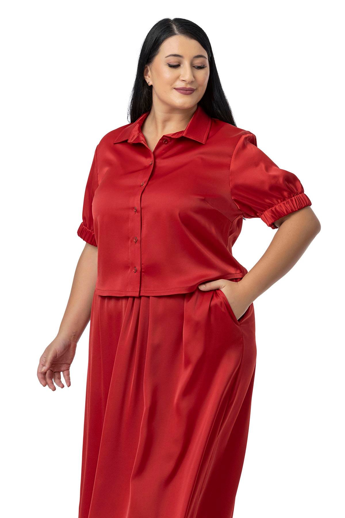 TEK KALANLARBüyük Beden Beli Lastikli Etek ve Mini Kısa Kollu Gömlek Kırmızı İkili TakımDISENTIS MODESTBüyük Beden Beli Lastikli Etek ve Mini Kısa Kollu Gömlek Kırmızı İkili Takım
