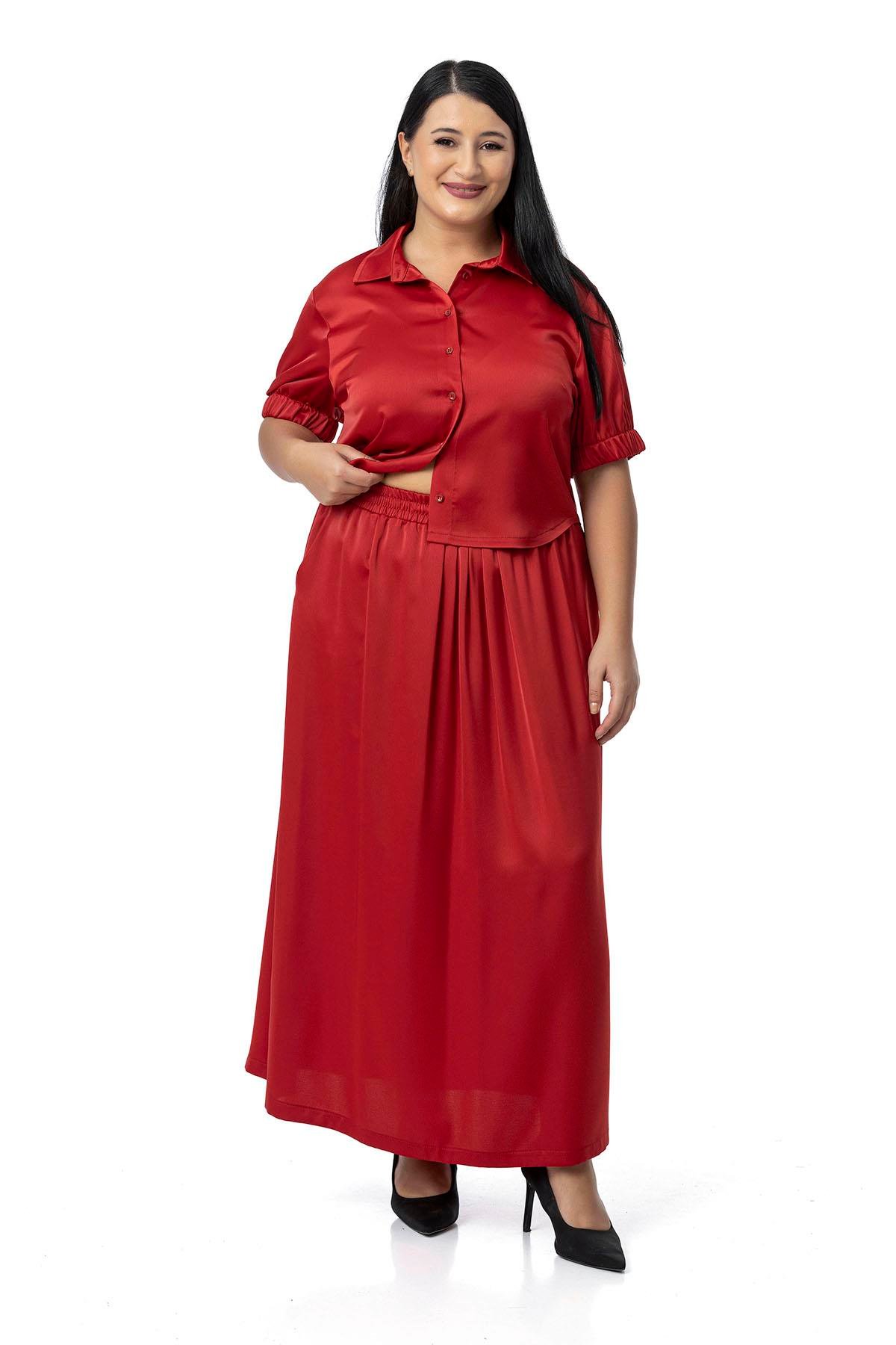 TEK KALANLARBüyük Beden Beli Lastikli Etek ve Mini Kısa Kollu Gömlek Kırmızı İkili TakımDISENTIS MODESTBüyük Beden Beli Lastikli Etek ve Mini Kısa Kollu Gömlek Kırmızı İkili Takım