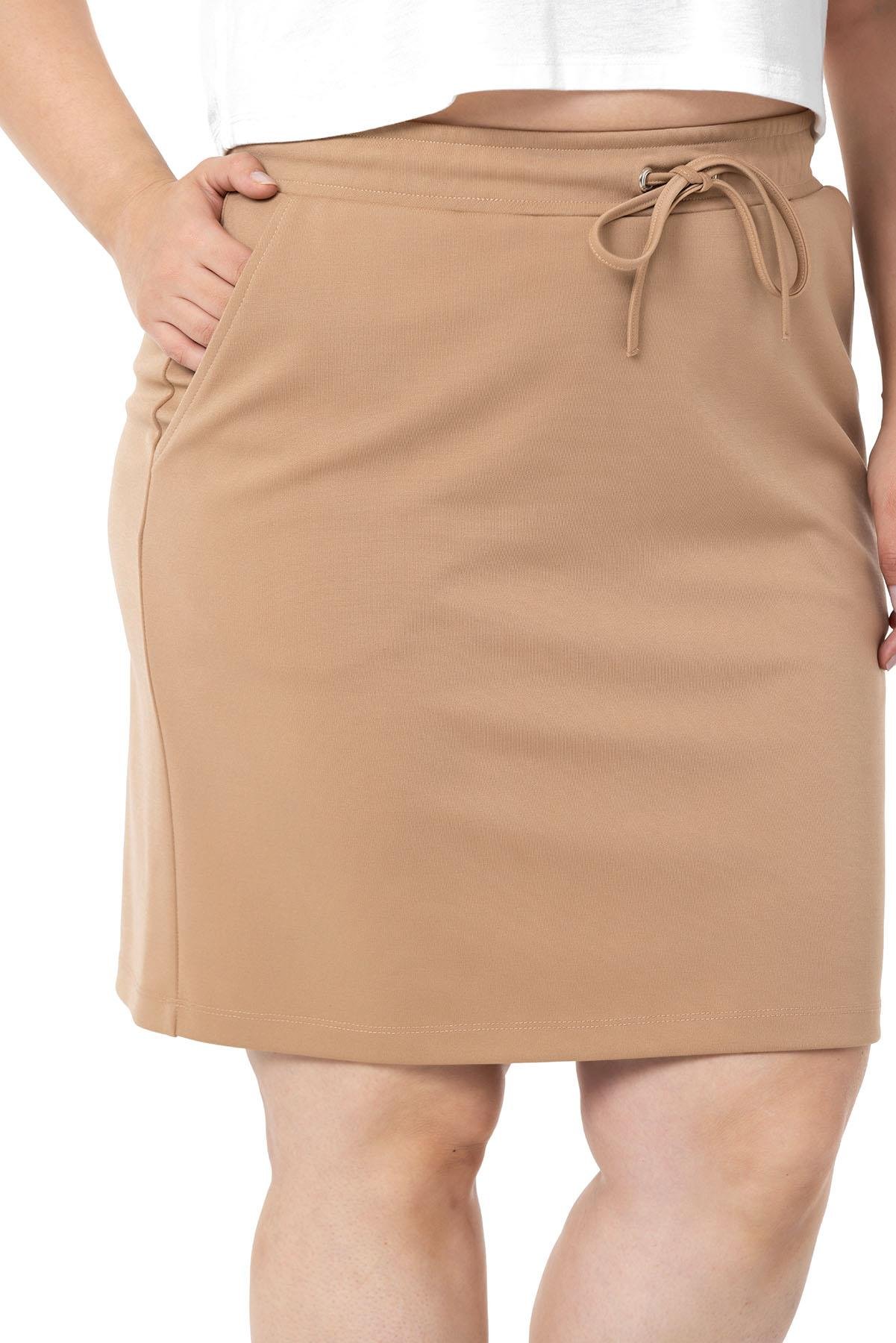 TEK KALANLARBüyük Beden Beli Lastikli ve Bağcıklı Cepli Mini Vizon EtekDISENTIS MODESTBüyük Beden Beli Lastikli ve Bağcıklı Cepli Mini Vizon Etek