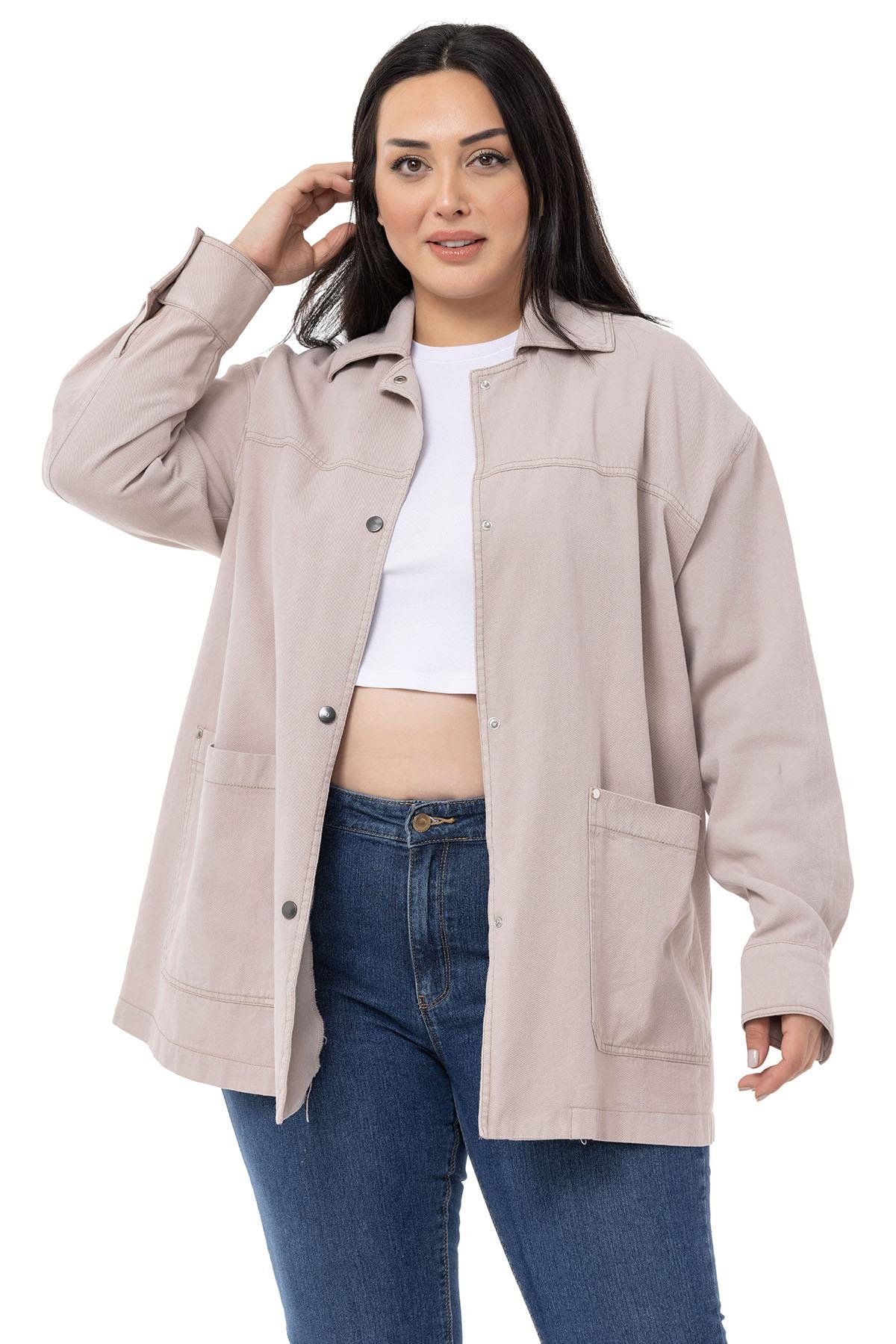 TEK KALANLARBüyük Beden Cepli Çıt Çıt Düğmeli Bej Gabardin GömlekDISENTIS MODESTBüyük Beden Cepli Çıt Çıt Düğmeli Bej Gabardin Gömlek