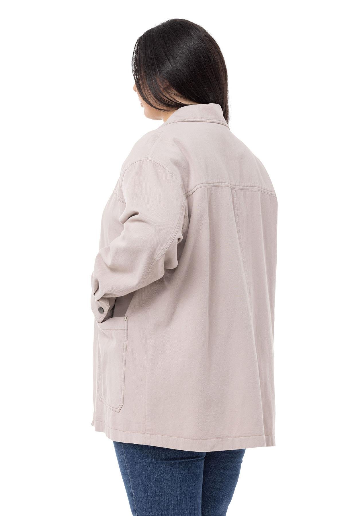 TEK KALANLARBüyük Beden Cepli Çıt Çıt Düğmeli Bej Gabardin GömlekDISENTIS MODESTBüyük Beden Cepli Çıt Çıt Düğmeli Bej Gabardin Gömlek