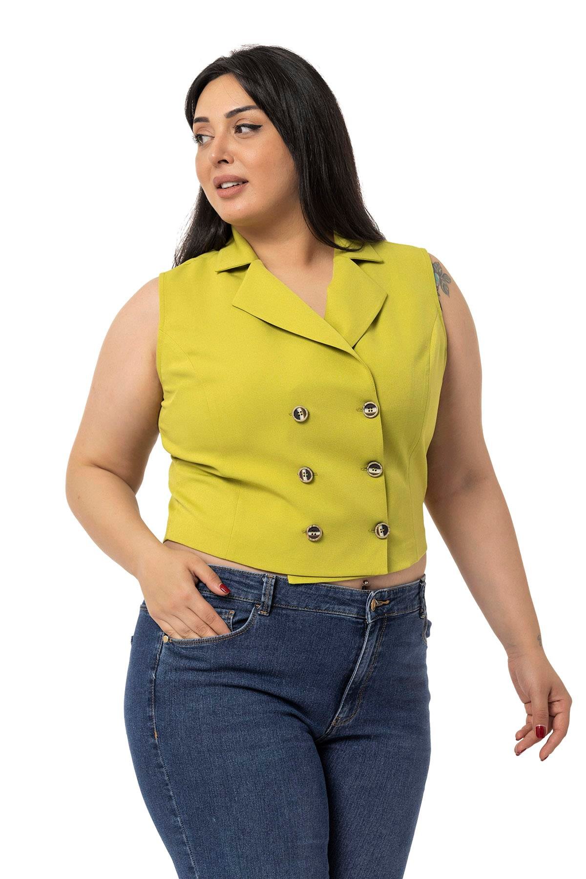 TEK KALANLARBüyük Beden Düğme Detaylı Gömlek Yaka Astarsız Mini Fıstık Yeşili YelekDISENTIS MODESTBüyük Beden Düğme Detaylı Gömlek Yaka Astarsız Mini Fıstık Yeşili Yelek