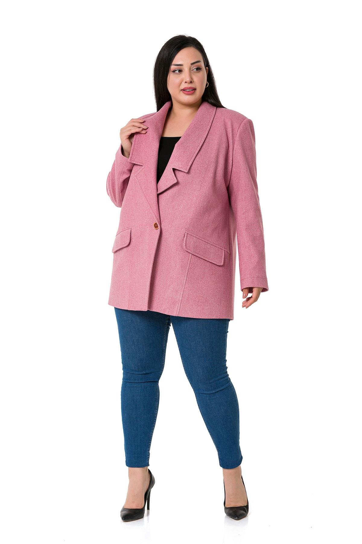 TEK KALANLARDisentis Modest Geniş Yaka Tek Düğmeli Astarlı Kaşe Pembe Ceket DISENTIS MODESTBüyük Beden Geniş Yaka Tek Düğmeli Astarlı Kaşe Pembe Ceket 