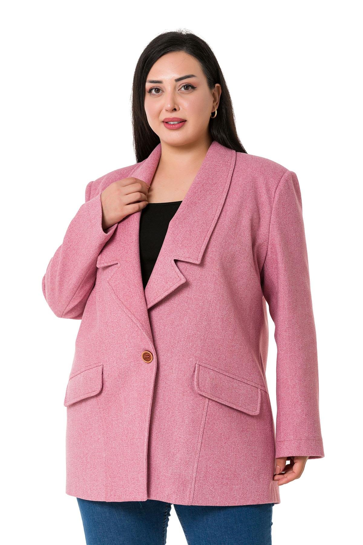 TEK KALANLARDisentis Modest Geniş Yaka Tek Düğmeli Astarlı Kaşe Pembe Ceket DISENTIS MODESTBüyük Beden Geniş Yaka Tek Düğmeli Astarlı Kaşe Pembe Ceket 
