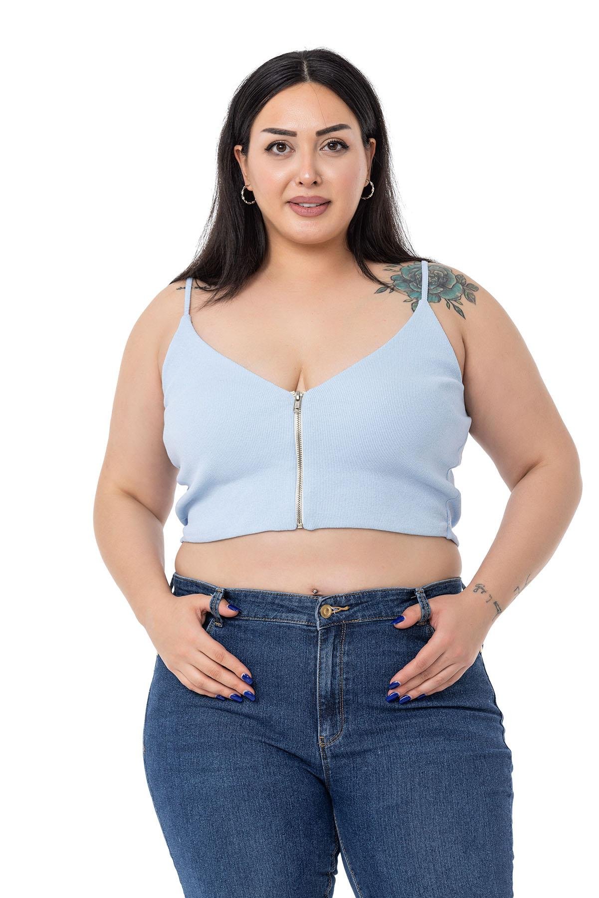 TEK KALANLARDisentis Modest İp Askılı V Yakalı Fermuar Detaylı Crop Mavi BodyDISENTIS MODESTBüyük Beden İp Askılı V Yakalı Fermuar Detaylı Crop Mavi Body