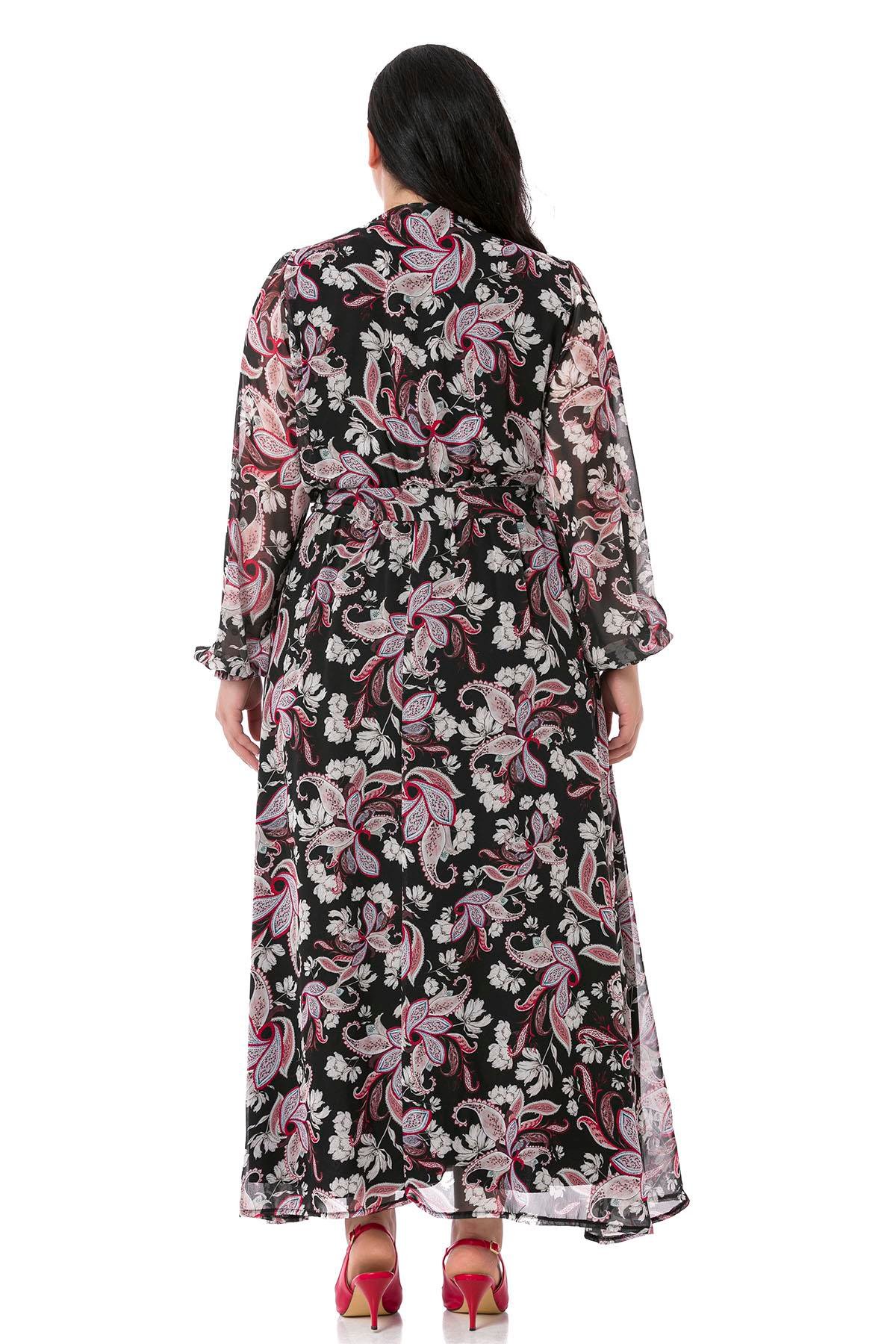 TEK KALANLARBüyük Beden Kruvaze Yaka Astarlı Beli Lastikli ve Kuşaklı Maksi Boy Şal Desenli Siyah Şifon ElbiseDISENTIS MODESTBüyük Beden Kruvaze Yaka Astarlı Beli Lastikli ve Kuşaklı Maksi Boy Şal Desenli Siyah Şifon Elbise