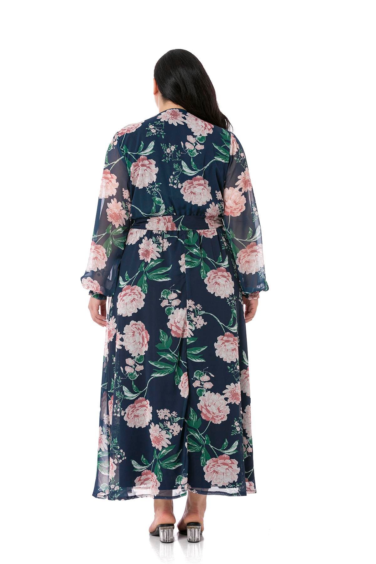 TEK KALANLARBüyük Beden Kruvaze Yaka Astarlı Beli Lastikli ve Kuşaklı Maksi Boy Çiçek Desenli Mavi Şifon ElbiseDISENTIS MODESTBüyük Beden Kruvaze Yaka Astarlı Beli Lastikli ve Kuşaklı Maksi Boy Çiçek Desenli Mavi Şifon Elbise