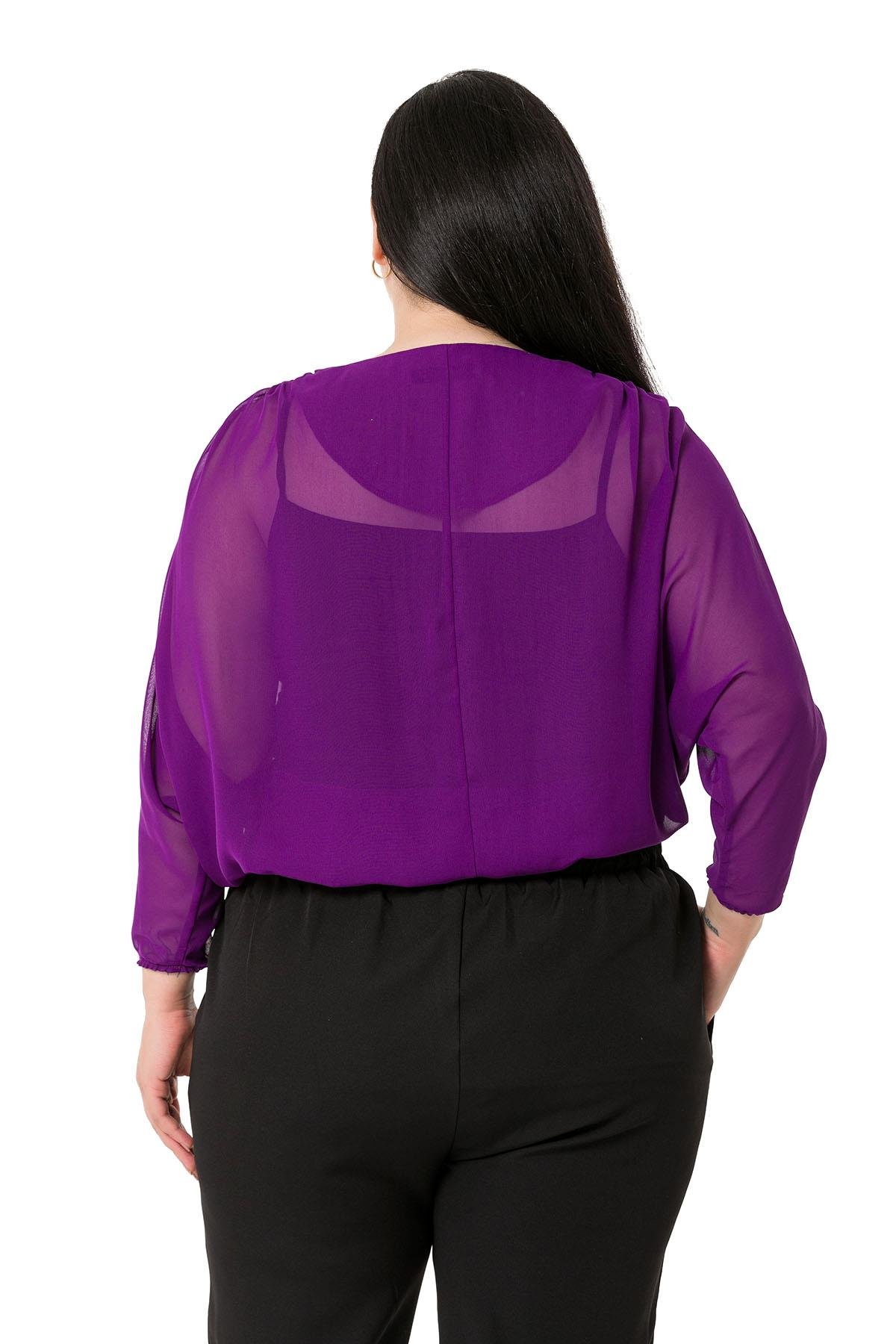 TEK KALANLARBüyük Beden V Yaka Koldan Dekolteli Beli Lastikli Mor Şifon BluzDISENTIS MODESTBüyük Beden V Yaka Koldan Dekolteli Beli Lastikli Mor Şifon Bluz