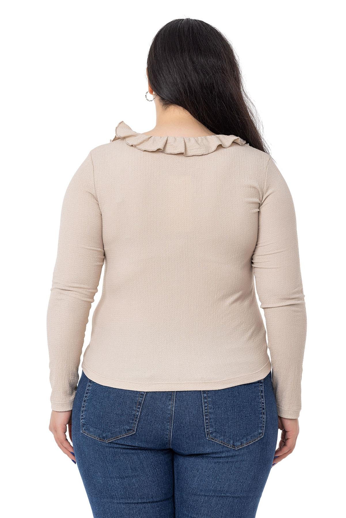 TEK KALANLARDisentis Modest Yakası Fırfırlı Uzun Kollu Krem BluzDISENTIS MODESTBüyük Beden Yakası Fırfırlı Uzun Kollu Krem Bluz