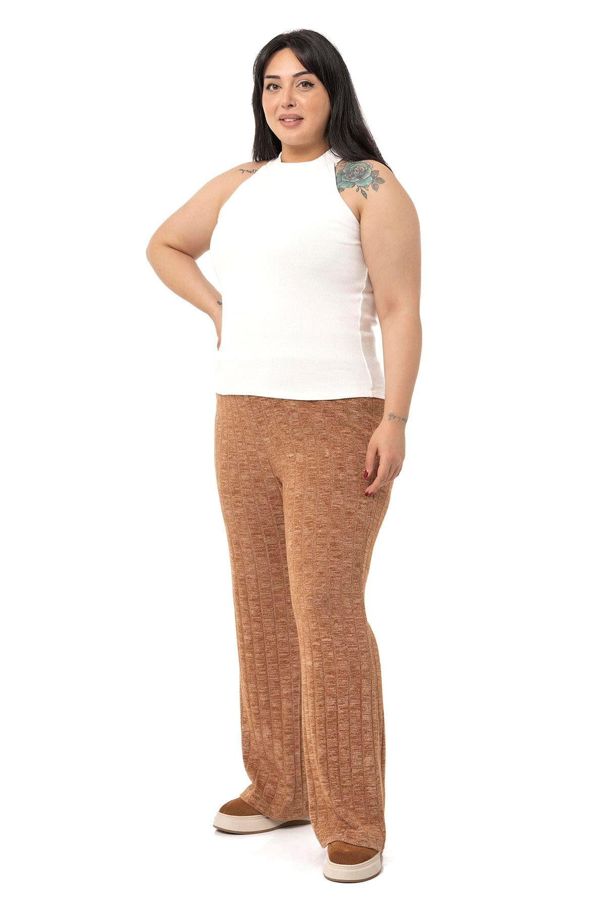 TopDISENTIS MODEST GENC BUYUK BEDEN KAŞKORSE YARIM BALIKCI HALTER YAKA BODYDISENTIS MODESTBüyük Beden Halter Yaka Yarım Balıkçı Fitilli Kaşkorse Ekru Body