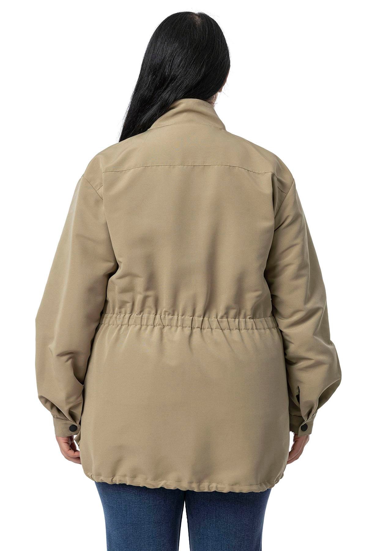 TrençkotDisentis Modest Büyük Beden Çıtçıt ve Fermuar Kapamalı Beli Büzgülü Astarlı Çağla Yeşili TrençkotDISENTIS MODESTBüyük Beden Çıtçıt ve Fermuar Kapamalı Beli Büzgülü Astarlı Çağla Yeşili Trençkot