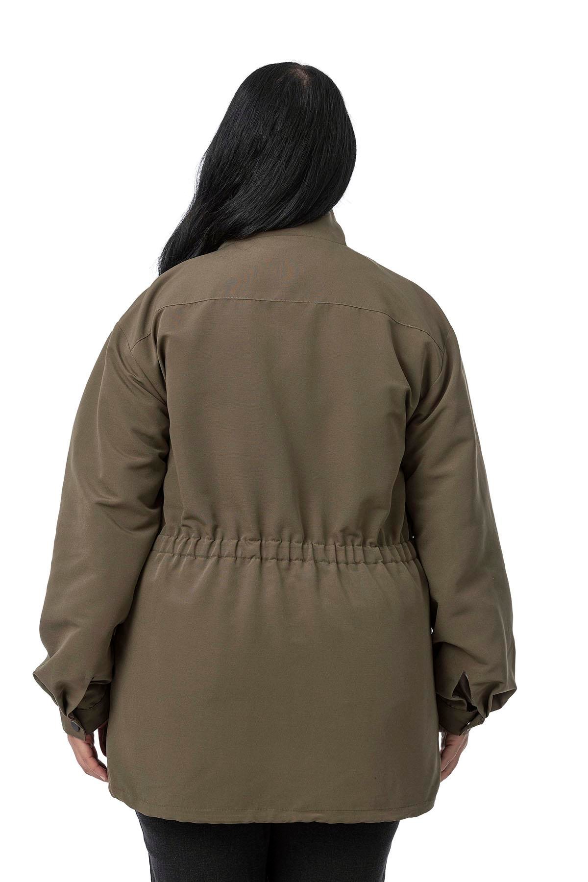 TrençkotDisentis Modest Büyük Beden Çıtçıt ve Fermuar Kapamalı Beli Büzgülü Astarlı Haki TrençkotDISENTIS MODESTBüyük Beden Çıtçıt ve Fermuar Kapamalı Beli Büzgülü Astarlı Haki Trençkot