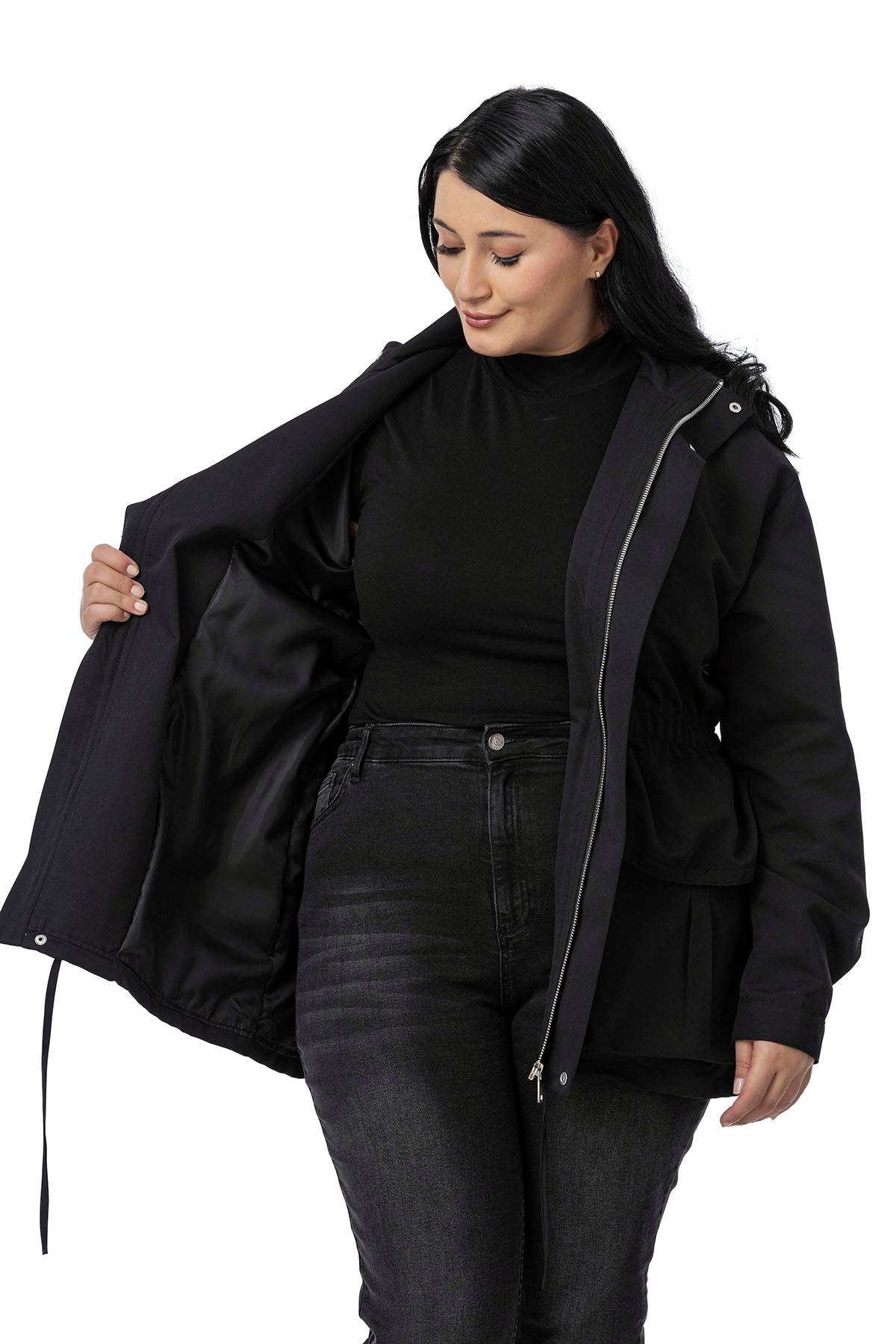 Trenchcoat Disentis Modest Büyük Beden Çıtçıt ve Fermuar Kapamalı Beli Büzgülü Astarlı Siyah TrençkotDISENTIS MODESTBüyük Beden Çıtçıt ve Fermuar Kapamalı Beli Büzgülü Astarlı Siyah Trençkot